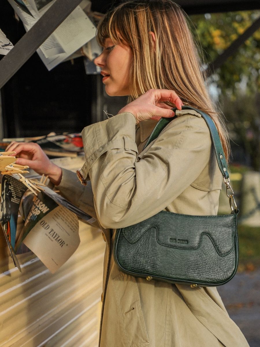 foto-vista-portata-borsa-dime-luna-in-pelle-verde-garance-1960-paul-marius-w40-l-dg