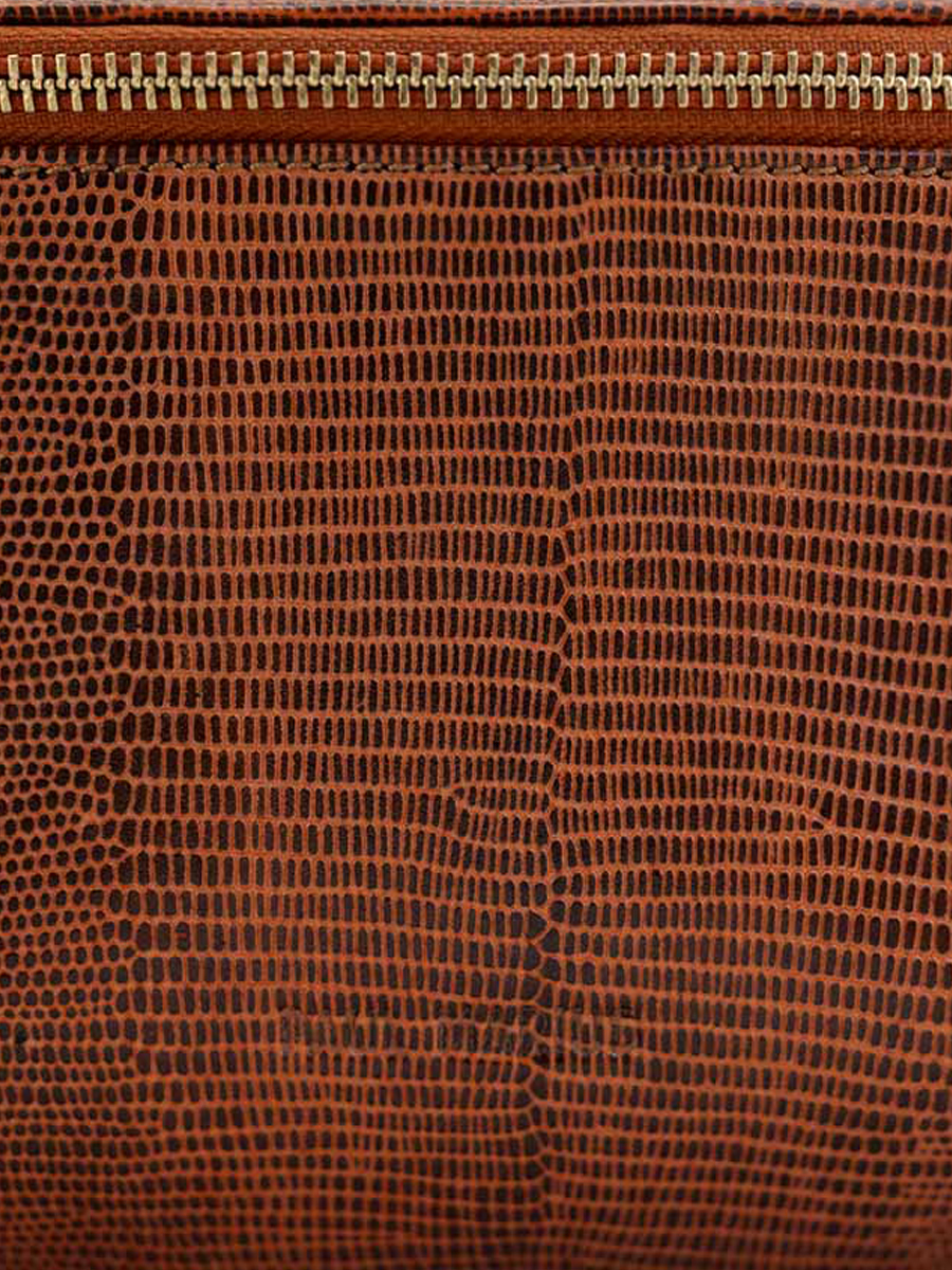 foto-focus-materiale-sacca-banana-in-pelle-marrone-labanane-1960-paul-marius-m503-l-l