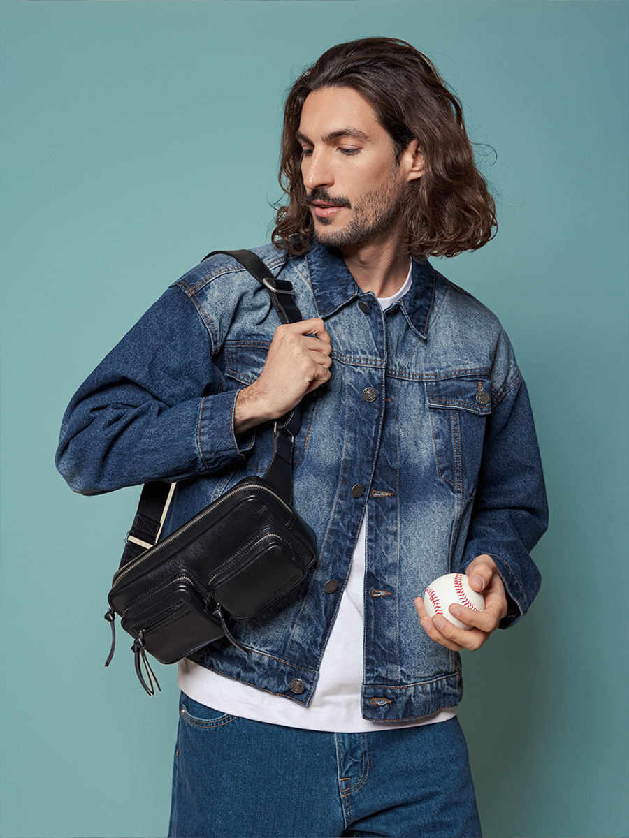 marsupio-in-pelle-labanane-90s-nero-vista-posteriore-m86-b