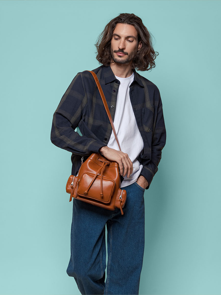 borsa-a-secchiello-in-pelle-marrone-leseau-90s-cognac-vista-portata-w57-co