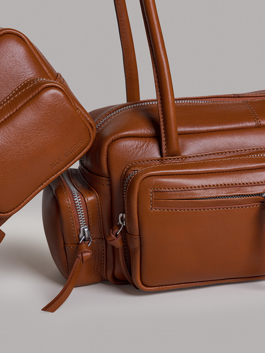 borsa-multitasking-in-pelle-marrone-lebasset-90s-cognac-vista-zoom-materiale-w56-co