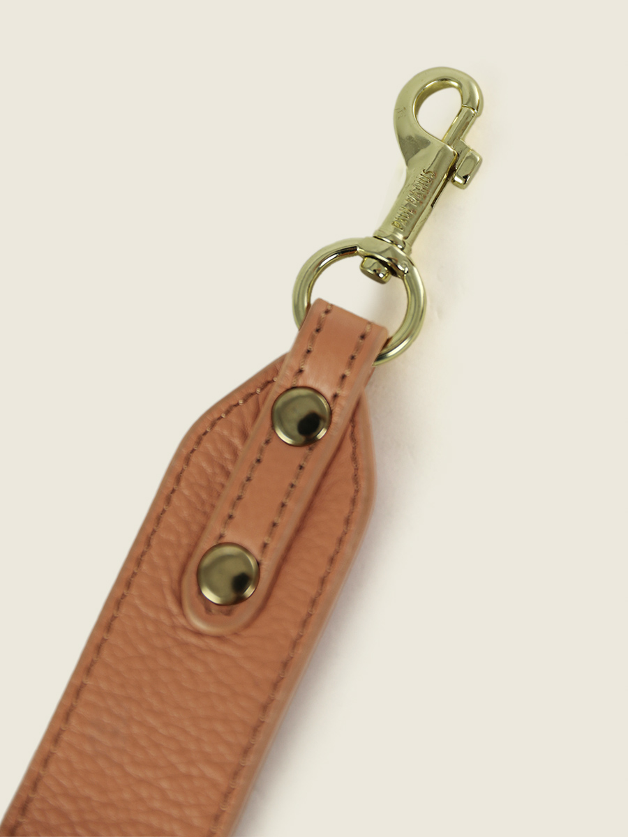 foto-vista-laterale-tracolna-in-pelle-marrone-labandouliere-art-deco-Caramello-paul-marius-ss01-ad-ca