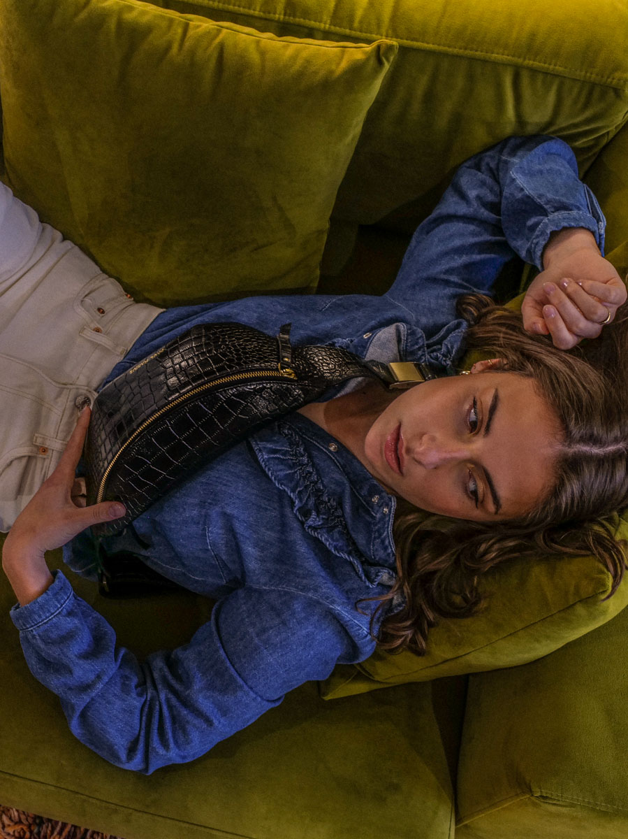 foto-portafoglio-borsa-banana-in-pelle-donna-labanane-alligator-nero-paul-marius-m503-a-b