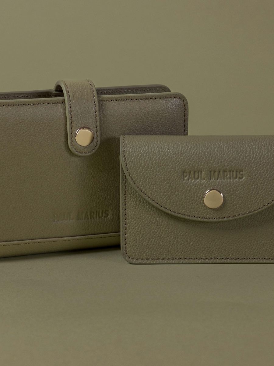 portamonete-in-pelle-basile-mandorla-vista-zoom-materiale-m75-al