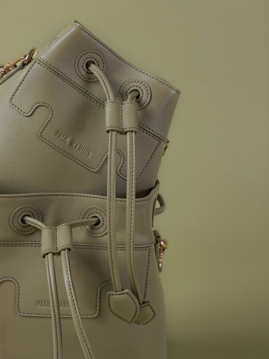 mini-borsa-a-secchiello-in-pelle-capucine-xs-mandorla-vista-zoom-materiale-w39xs-al