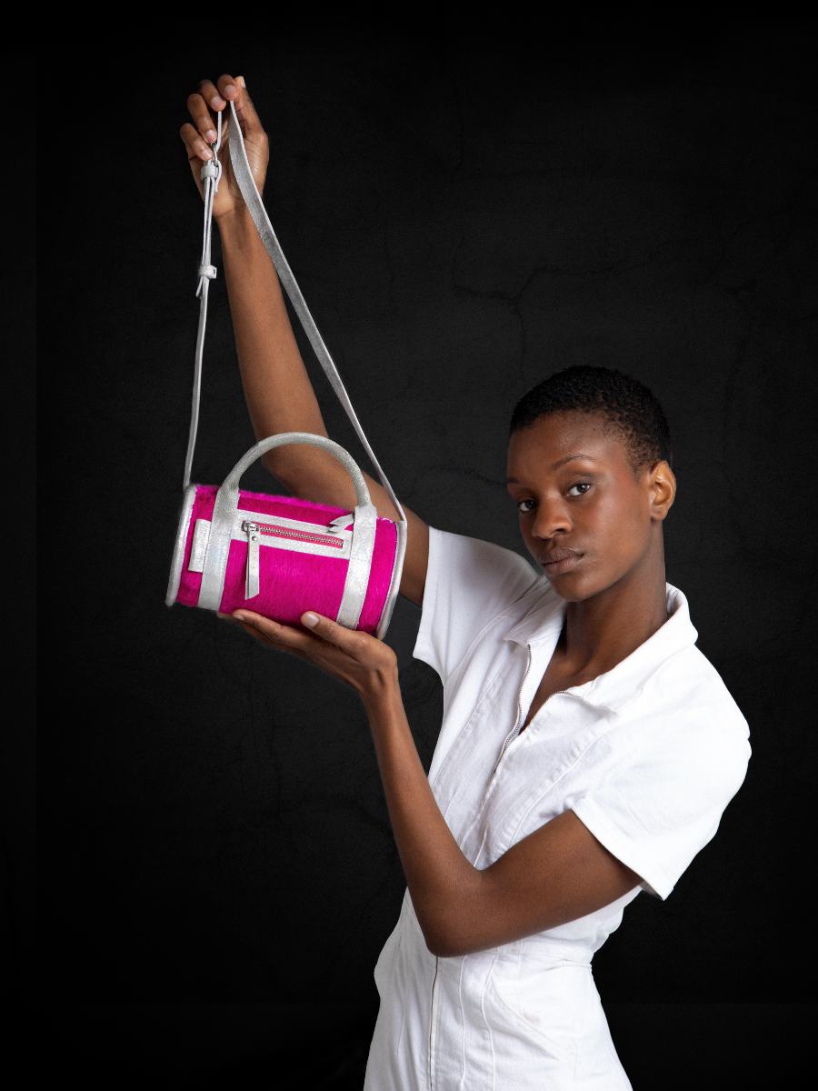 foto-vista-borsa-a-tramoggia-in-pelle-rosa-charlie-creature-rosa-acida-paul-marius-w30-crea-s-pi