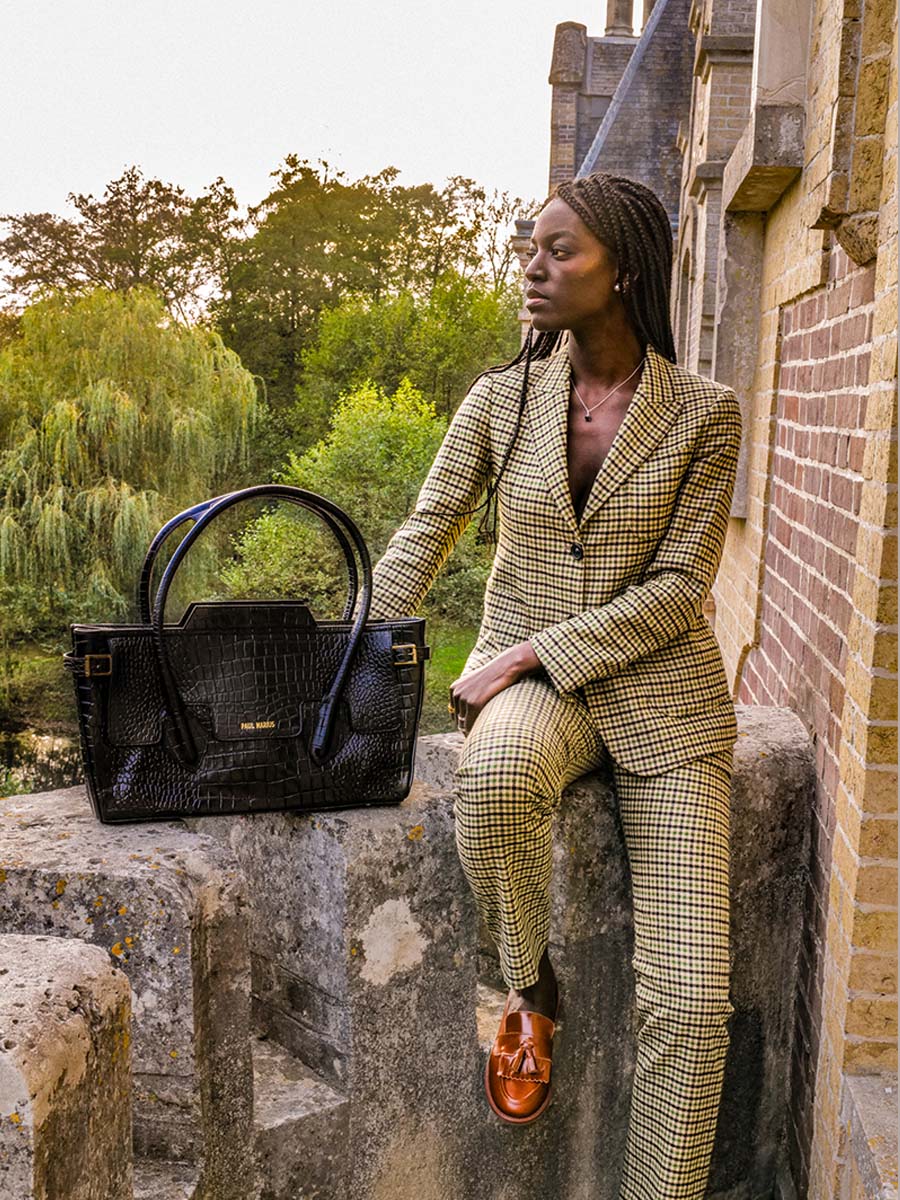 foto-vista-frontale-borsa-a-mano-in-pelle-donna-madeleine-alligator-nero-paul-marius-w31-a-b