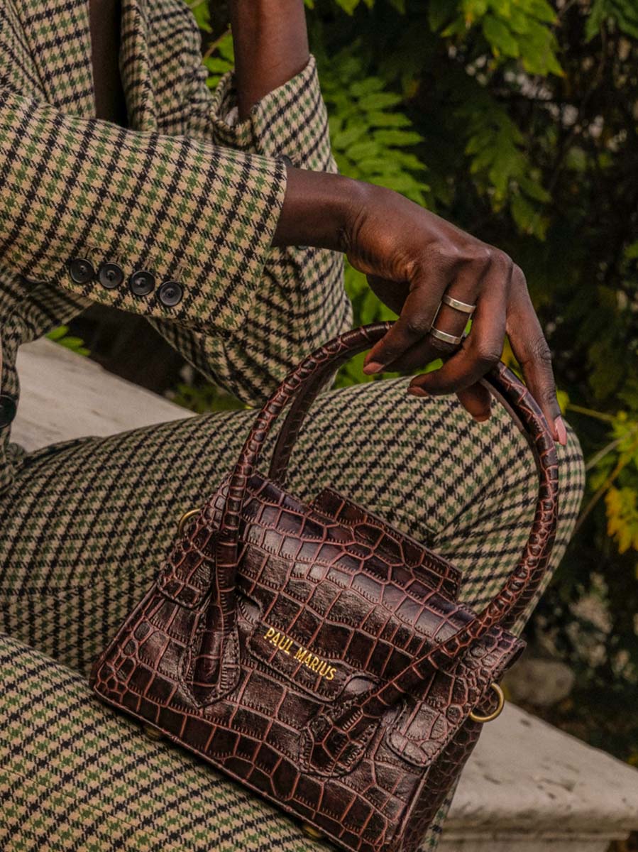 foto-vista-frontale-borsa-a-mano-in-pelle-donna-colette-xs-alligator-marrone-paul-marius-w28xs-a-db