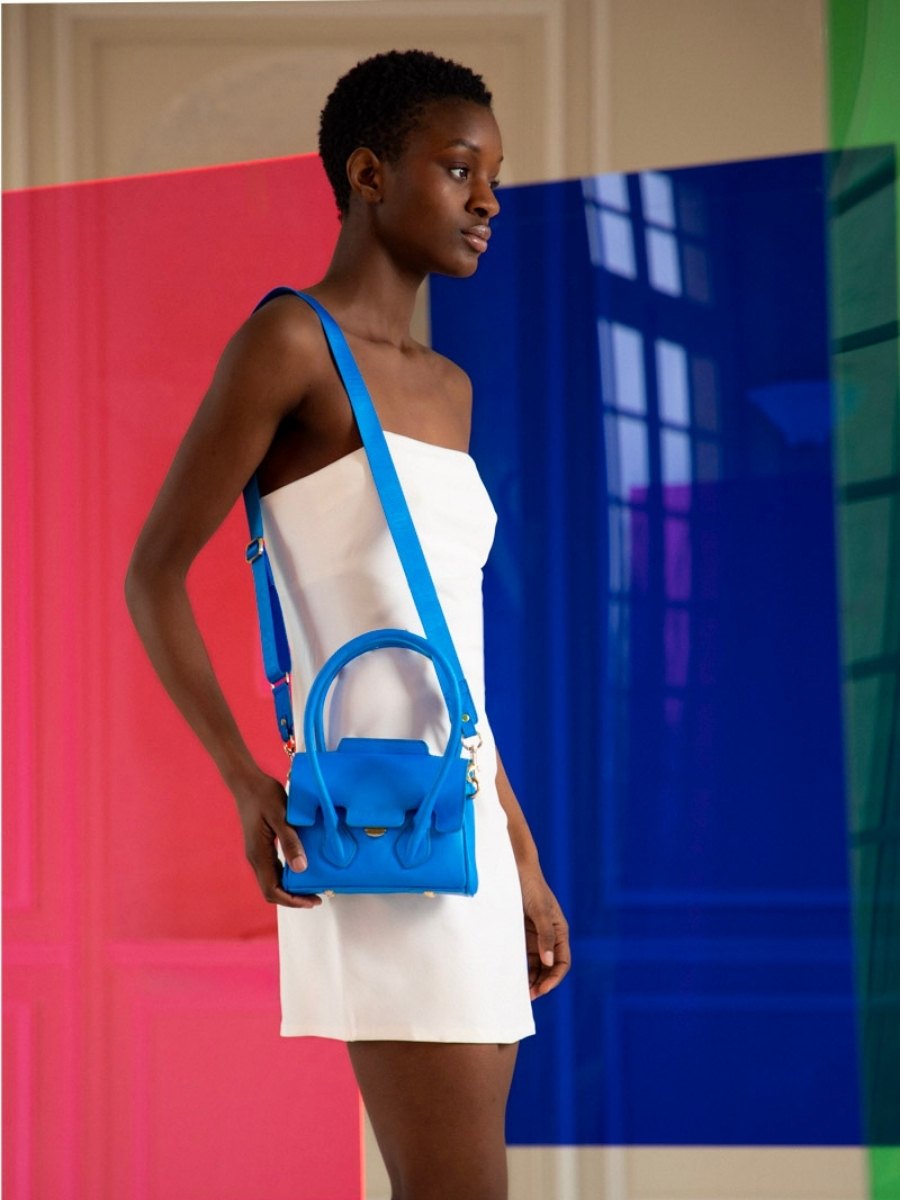 foto-vista-frontale-mini-borsa-a-mano-in-pelle-blu-colette-xs-neon-paul-marius-w28xs-ne-blu
