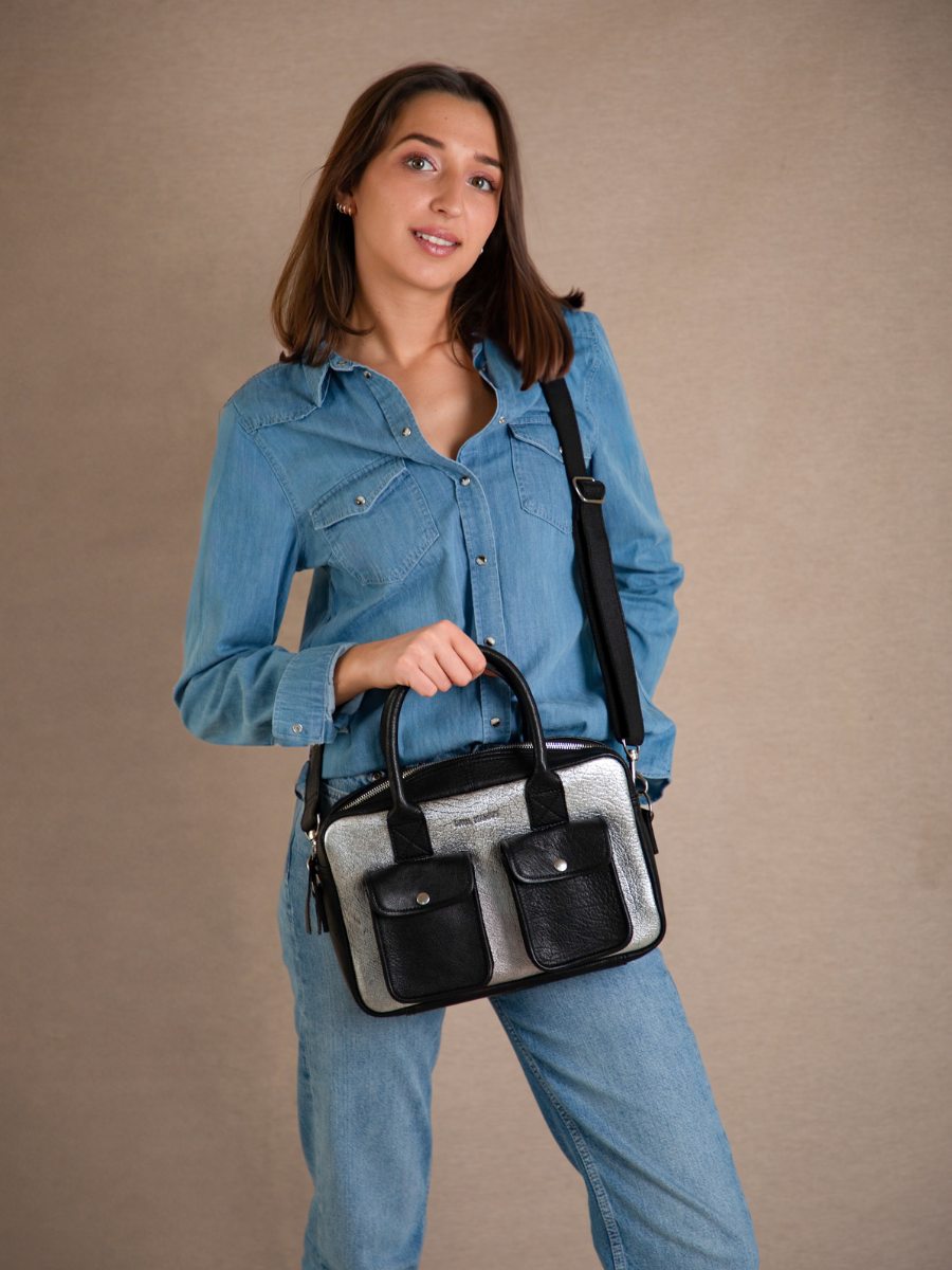 foto-focus-materiale-borsa-mano-in-pelle-argento-nero-ledandy-s-argento-nero-paul-marius-w04s-s-b