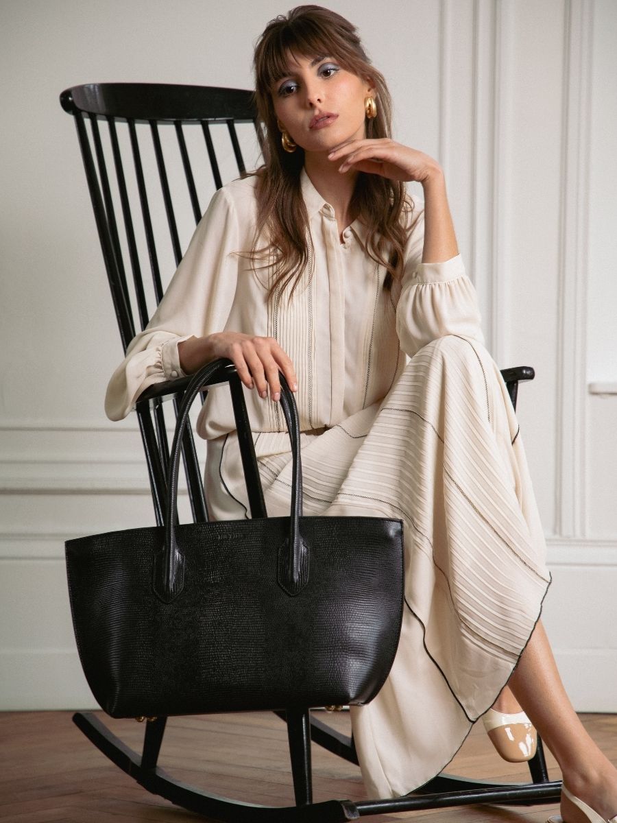 foto-vista-portata-borsa-tote-in-pelle-nera-donna-edith-1960-nero-corvino-paul-marius-w49-l-b