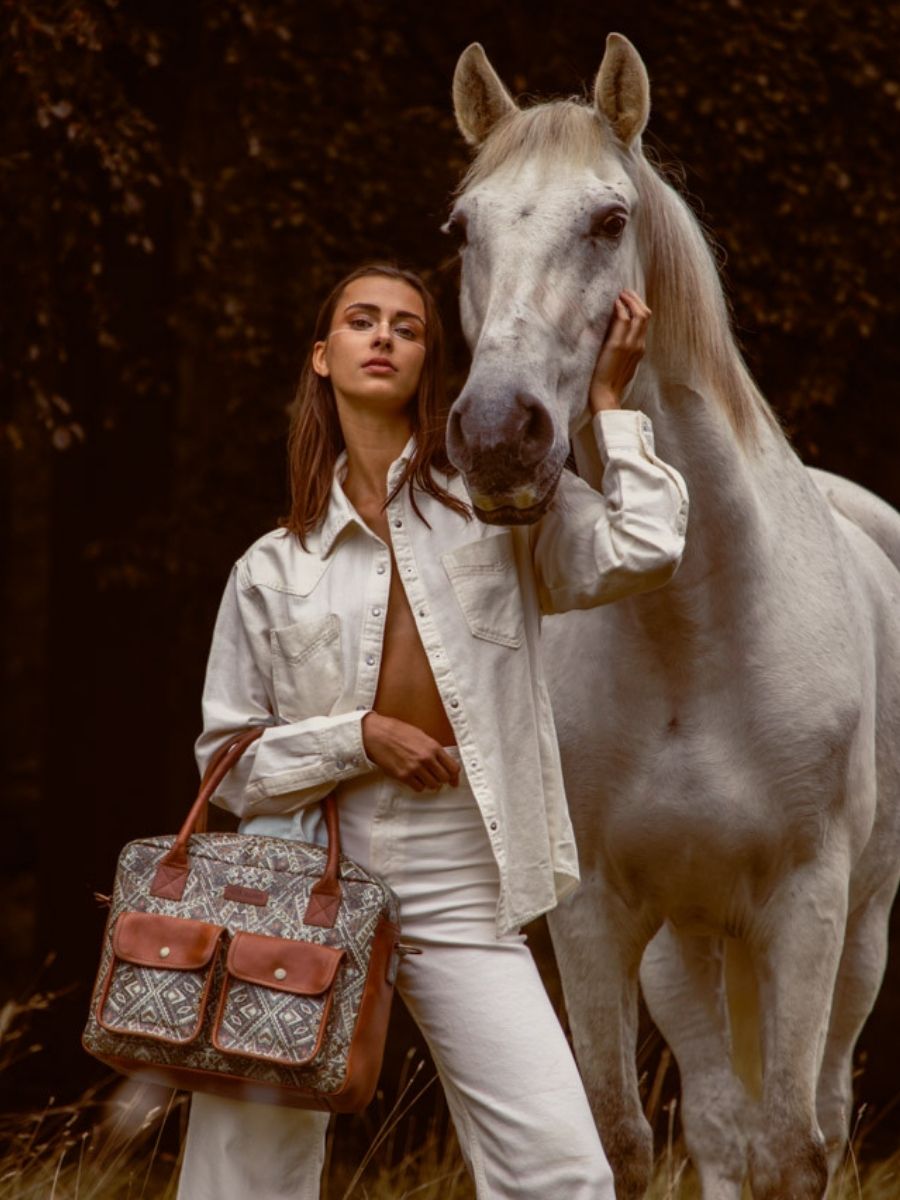 foto-vista-frontale-borsa-a-tramonto-in-pelle-multicolore-ledandy-esperanza-paul-marius-w04-mex