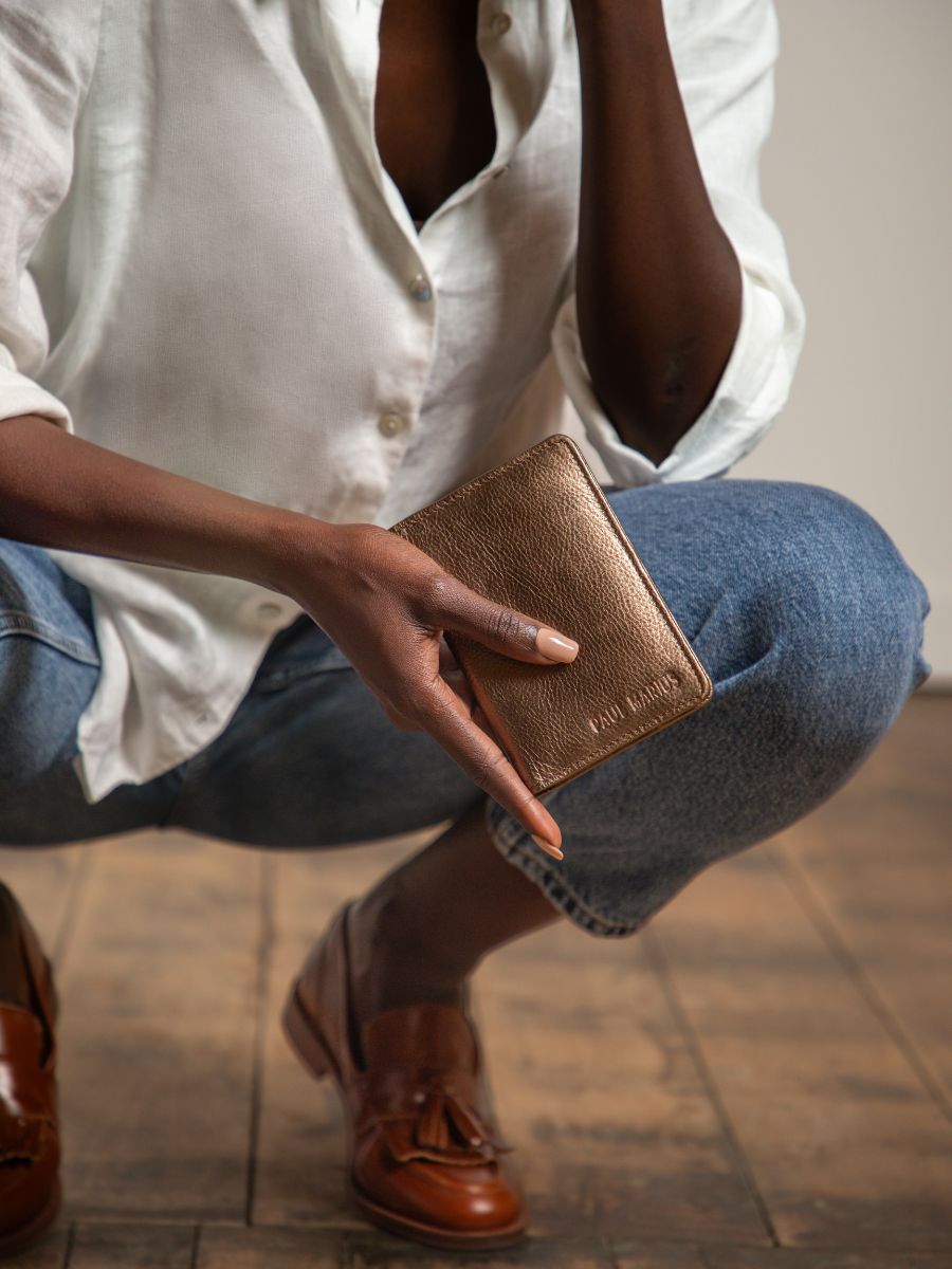 foto-vista-retro-portapassaporto-in-pelle-ramata-portapassaporto-ramato-paul-marius-m64-c