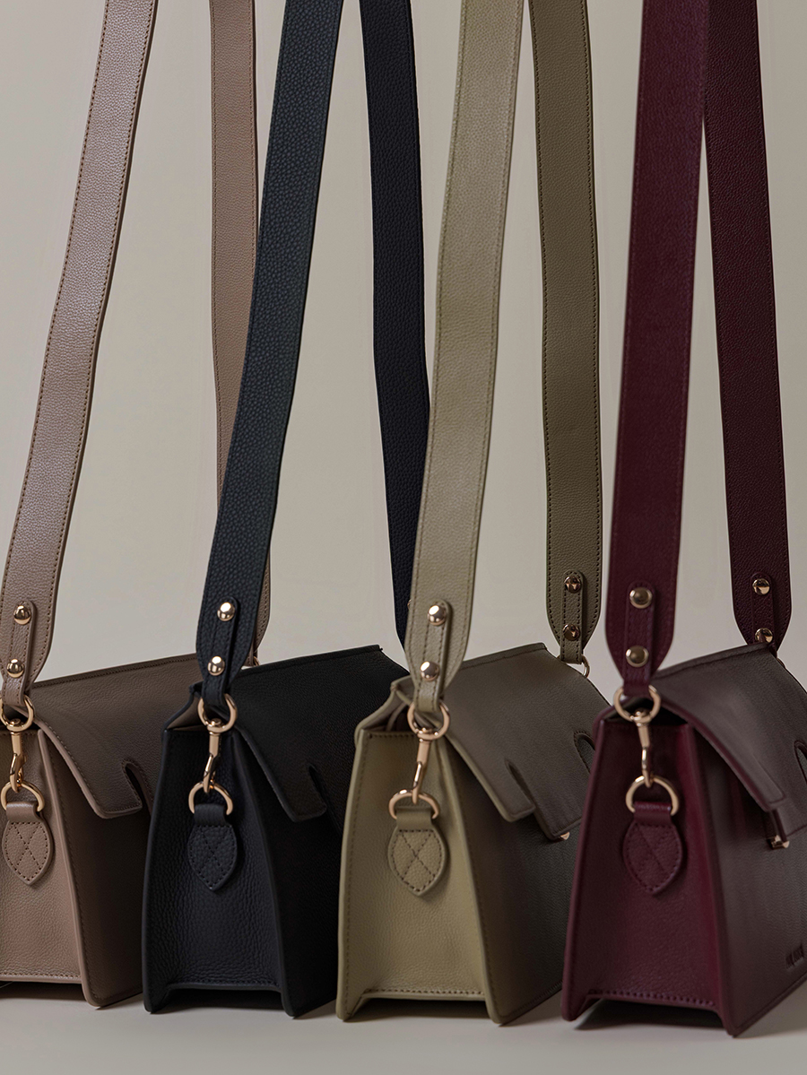 sac-baguette-cuir-gabrielle-pourpre-vue-zoom-matiere-w42-p