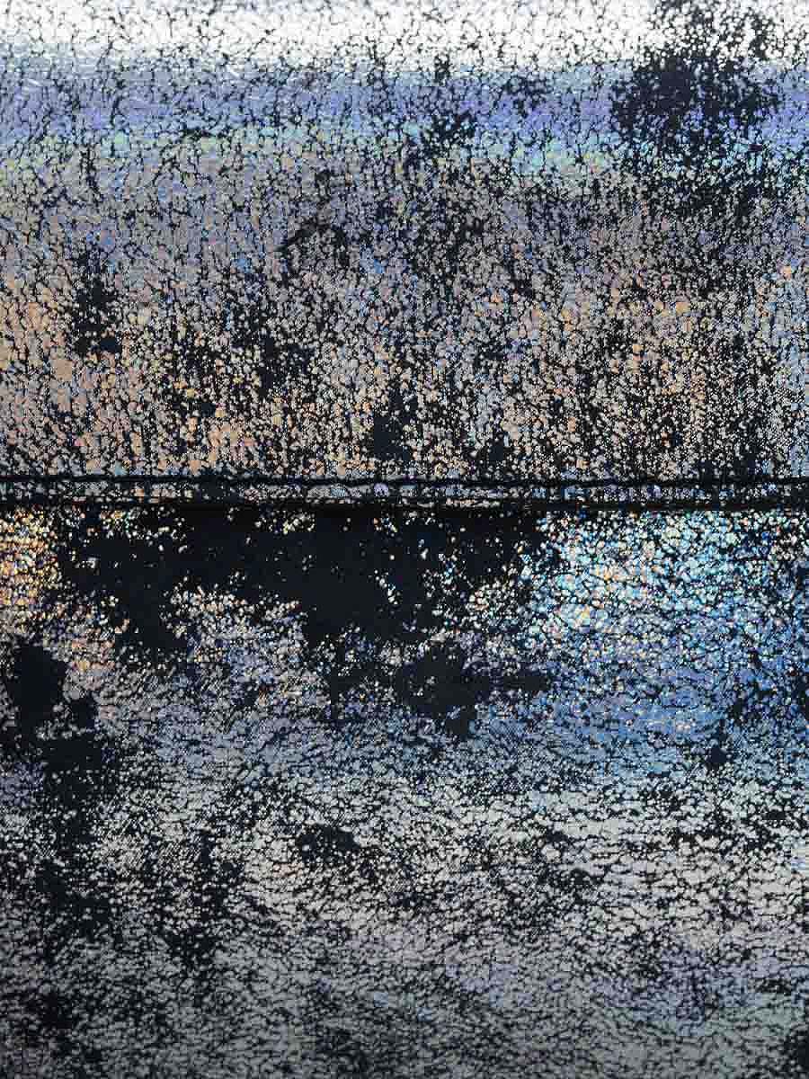 foto-focus-materiale-borsa-a-tramoggia-in-pelle-olografica-lartisane-galaxie-paul-marius-p02-gal