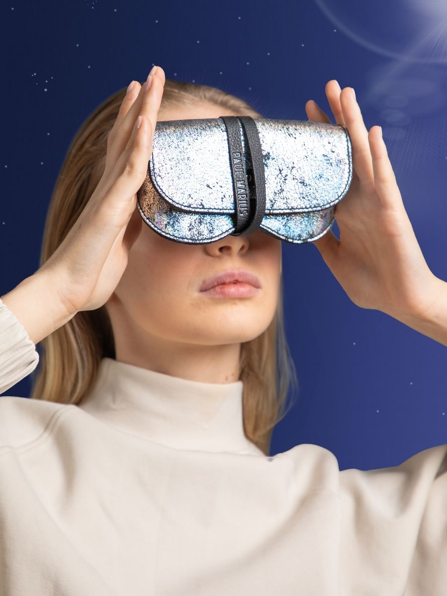 foto-vista-faccia-custodia-occhiali-olografica-custodia-occhiali-galaxie-paul-marius-m49-gal