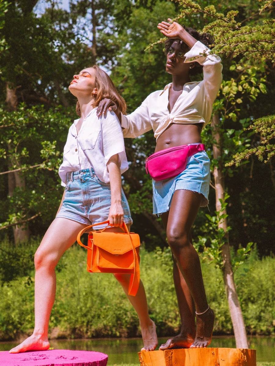 foto-focus-materiale-borsa-banana-in-pelle-rosa-labanane-sorbet-framboise-paul-marius-m503-sb-pi