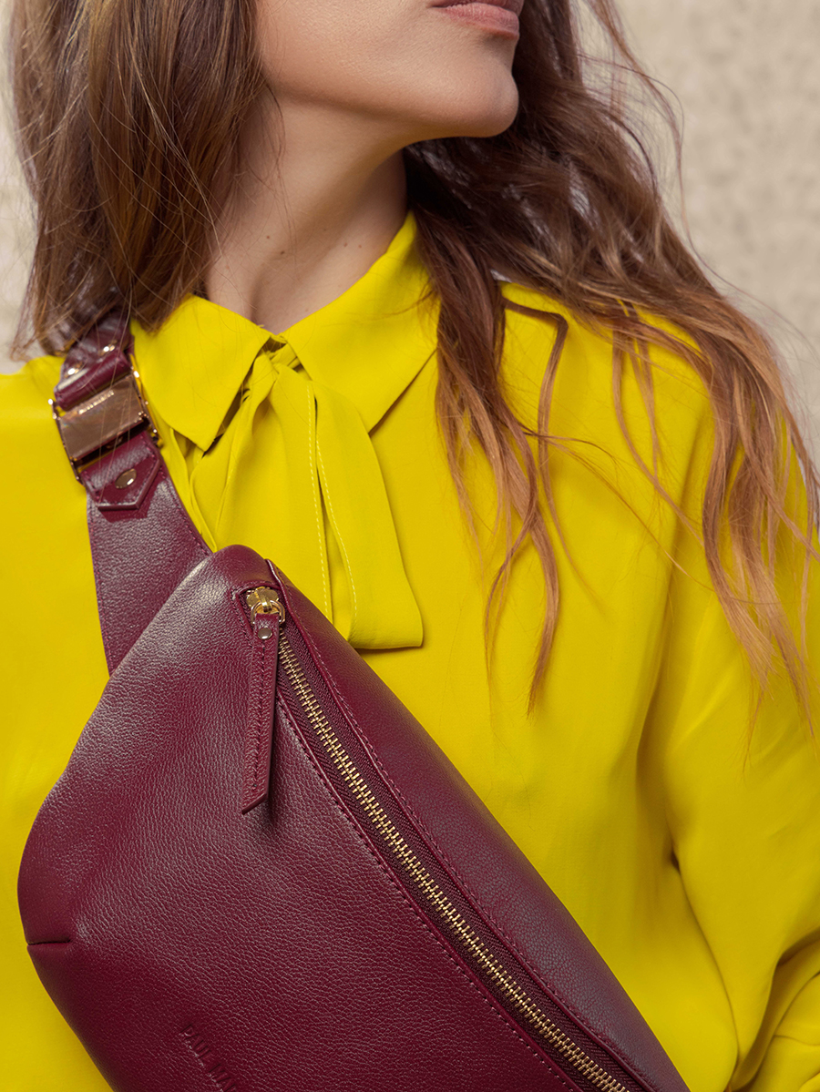 sac-banane-cuir-labanane-pourpre-vue-zoom-matiere-m503-p