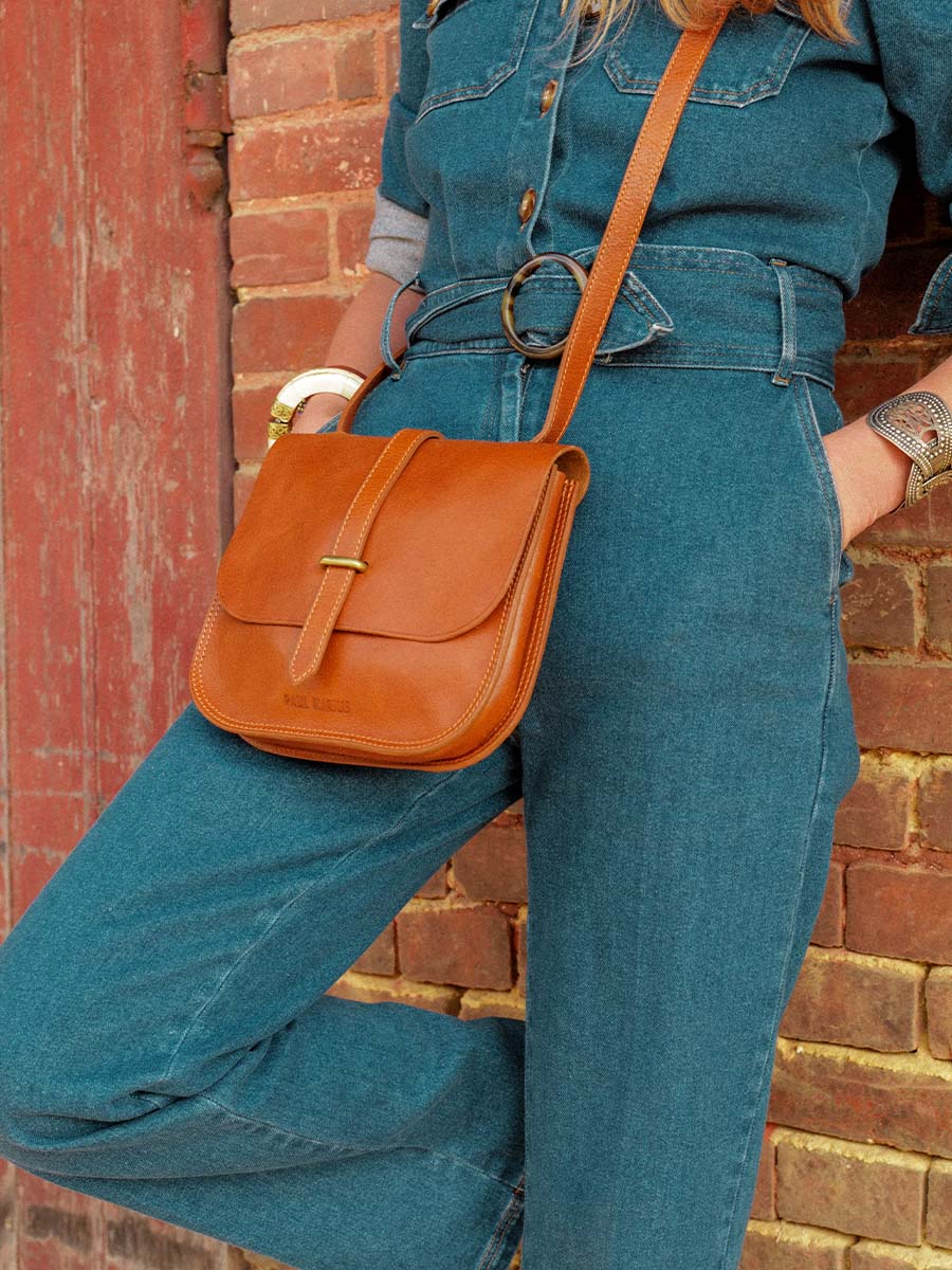 foto-portadocumenti-in-pelle-marrone-lecolporteur-cognac-olio-paul-marius-m24-oco