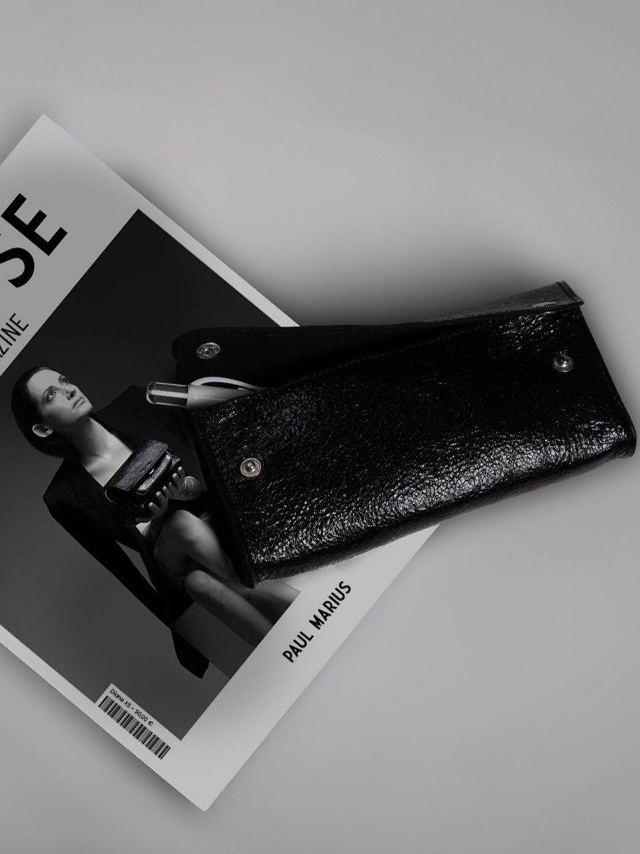 foto-vista-trousse-in-pelle-nera-scintillante-latrousse-de-paul-eclipse-paul-marius-m58-m-b
