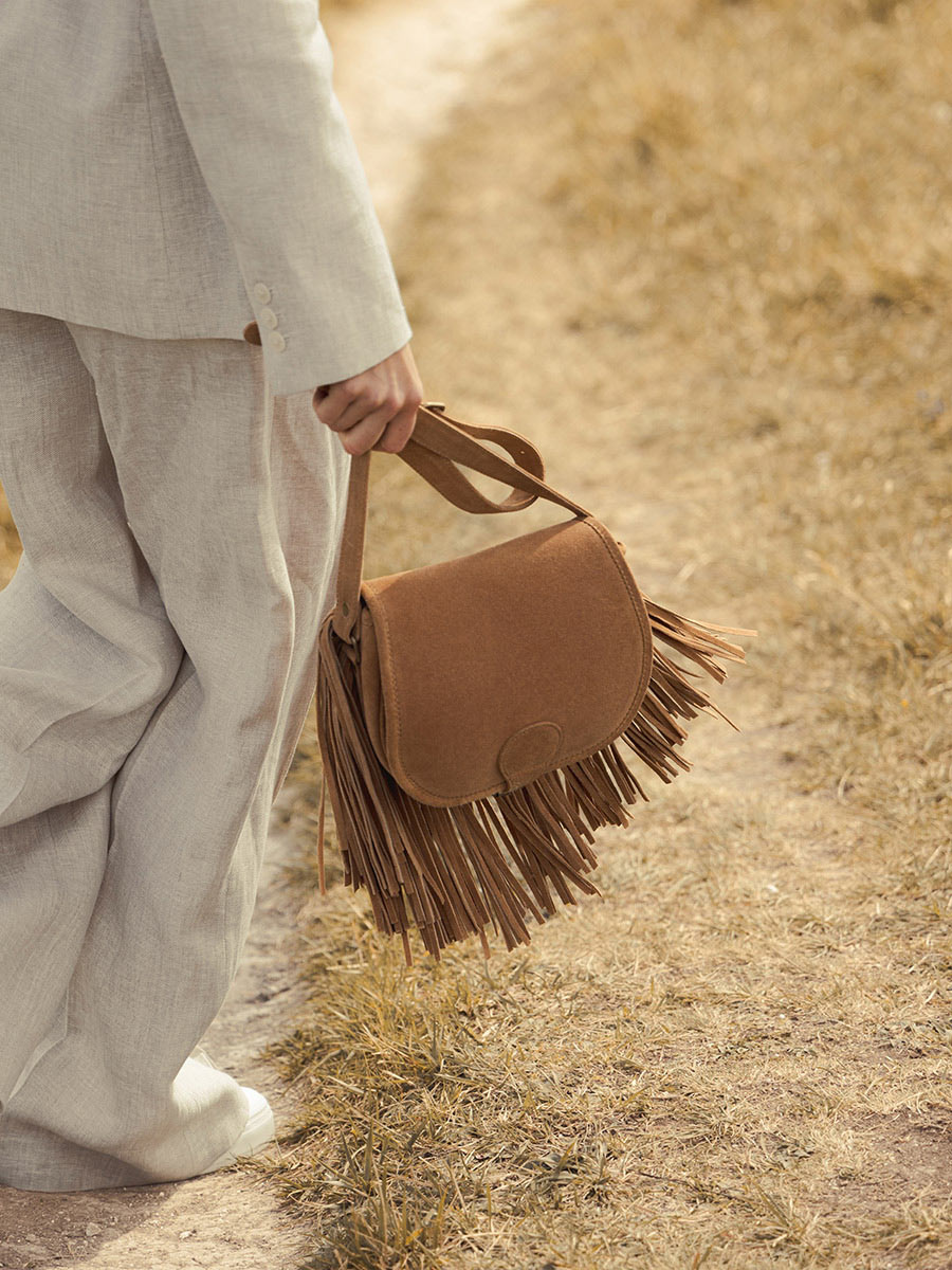 sac-bandouliere-franges-marron-lebohemien-folk-havane-vue-face-m44-fol-su-l