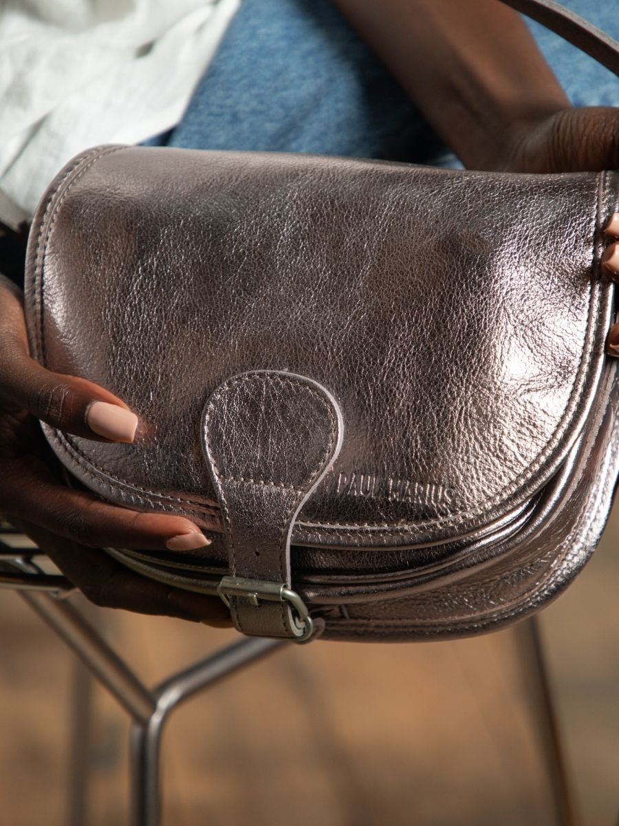 foto-zoom-materiale-borsa-a-tracolma-in-pelle-argento-lebohemien-acciaio-paul-marius-m44-gm