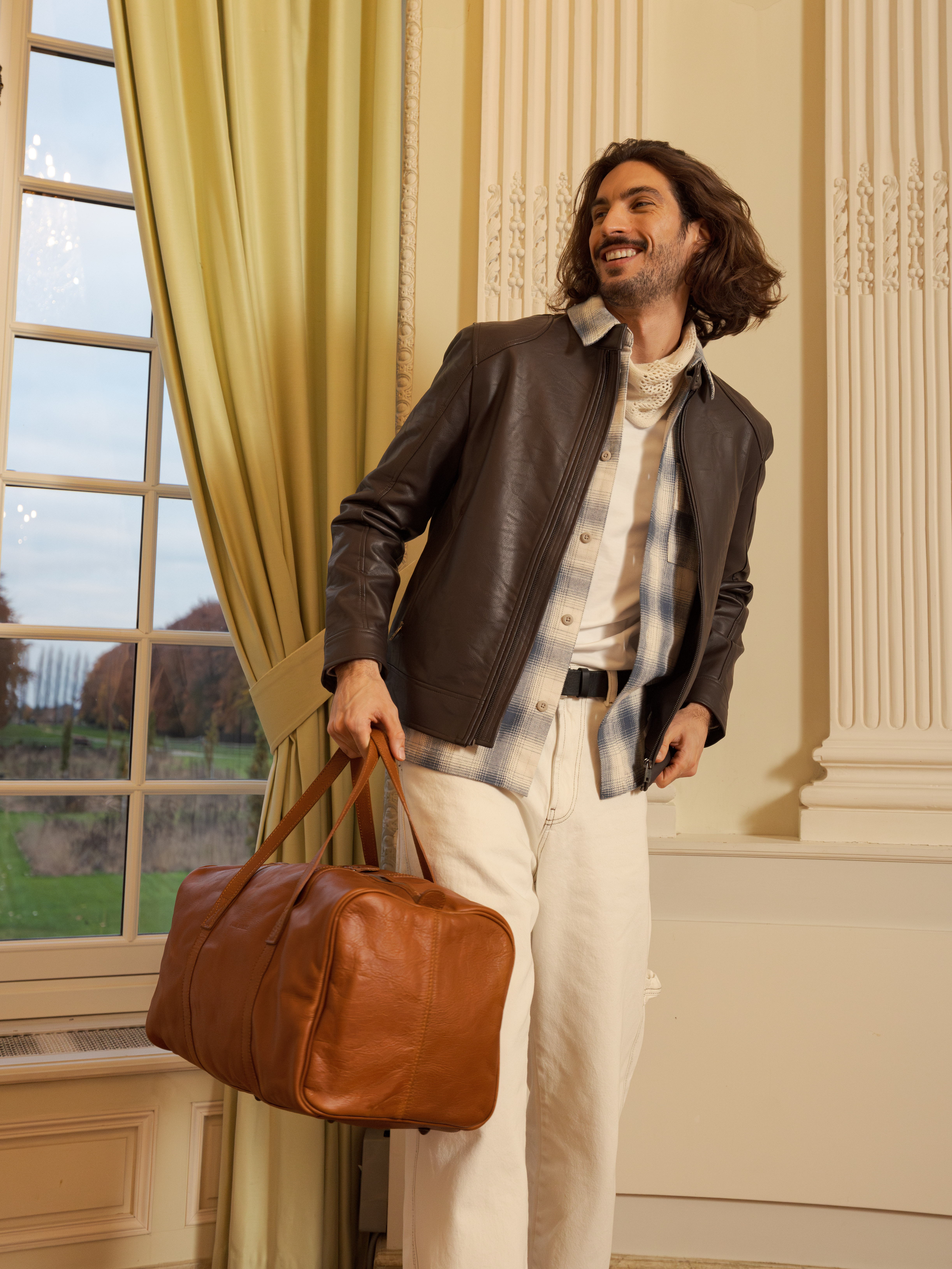 foto-portafoglio-borsa-da-viaggio-in-pelle-marrone-lecabine-naturale-paul-marius-m103-l