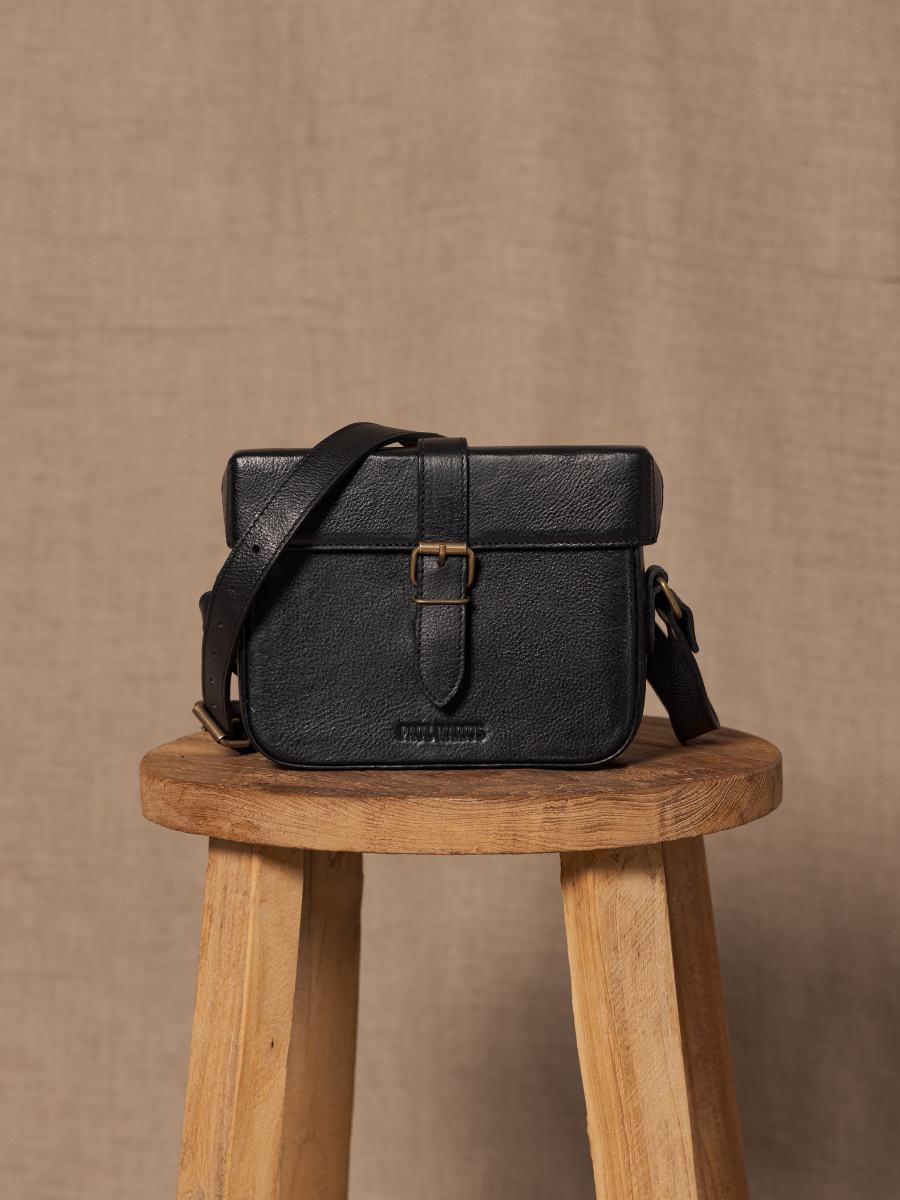 borsa-a-tracolna-lecoquin-nero-olio-vista-interna-m405-obl