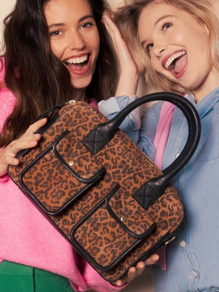 sac-main-ledandy-s-leopard-noir-vue-portee-w04s-lp-b