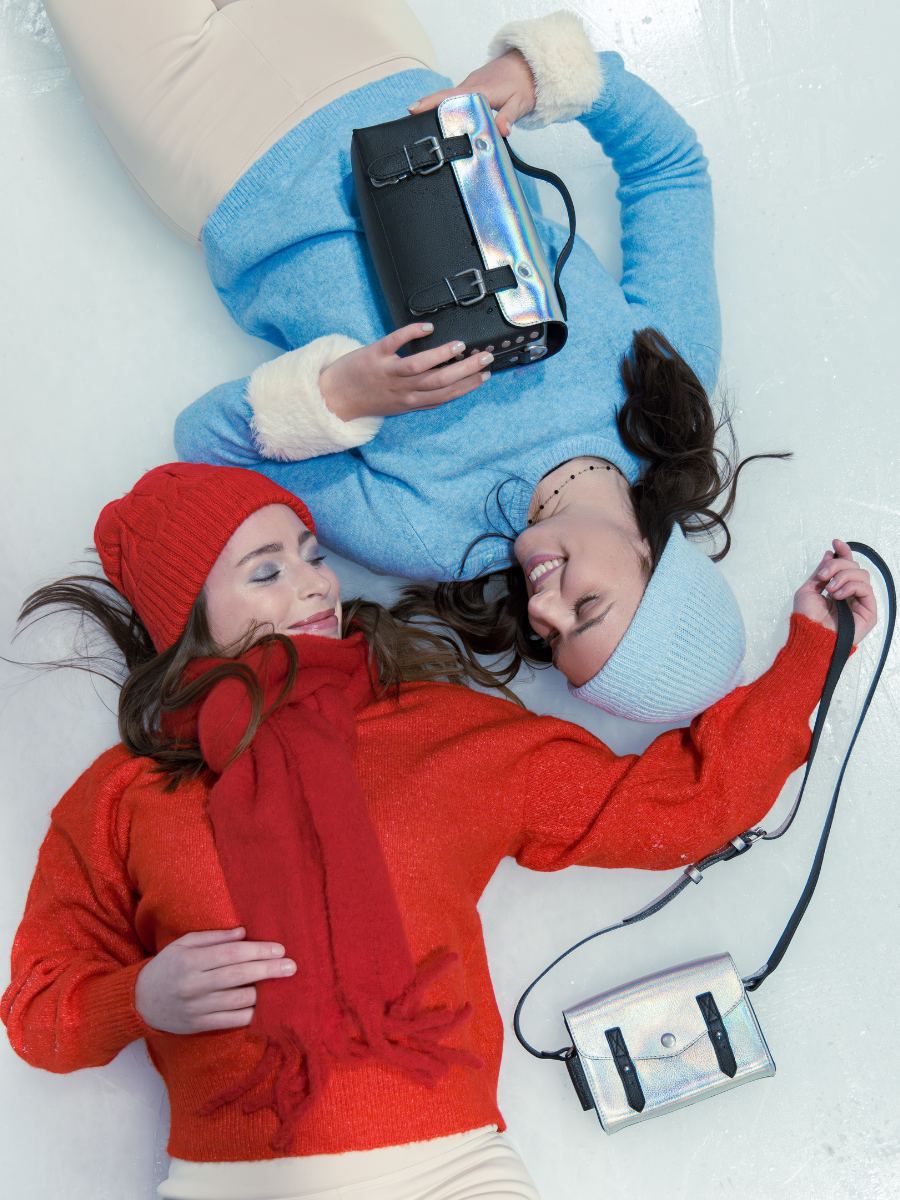 borsa-a-tramoggia-lemini-indispensable-givre-olografica-nera-vista-zoom-materiale-w08s-giv