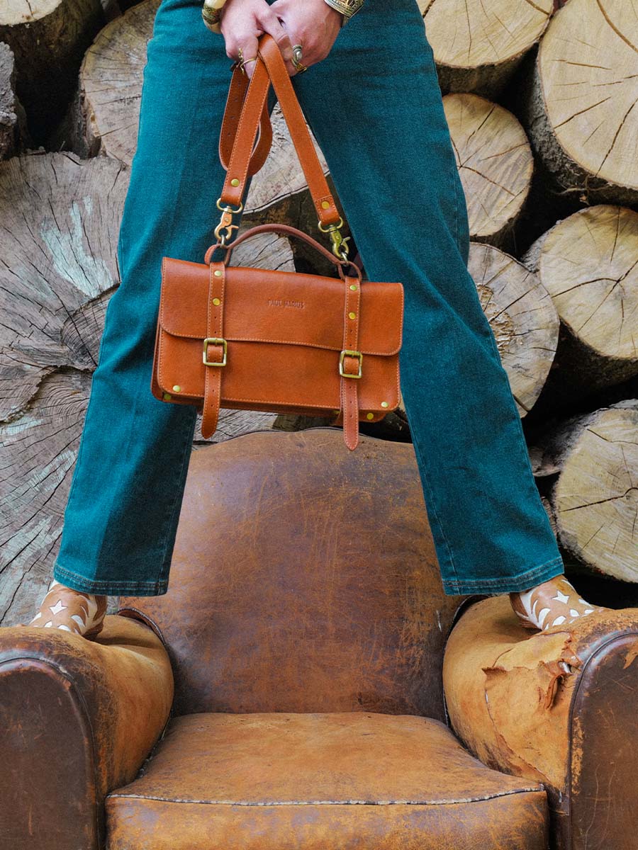 foto-portadocumenti-in-pelle-marrone-lecolporteur-cognac-olio-paul-marius-m23-oco