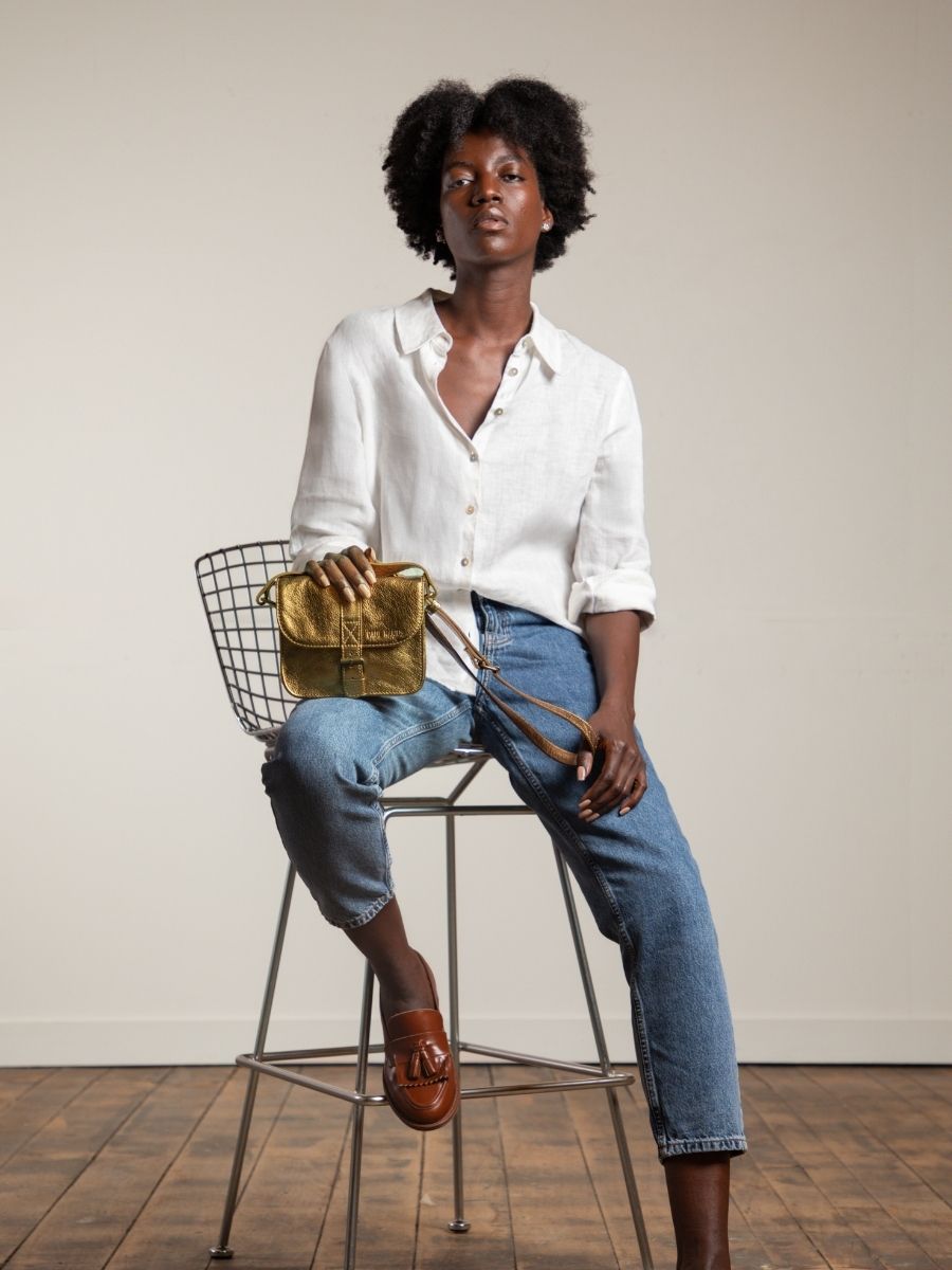 foto-vista-portafoglio-borsa-a-tramonto-in-pelle-bronzo-lessentiel-bronze-paul-marius-m21-og