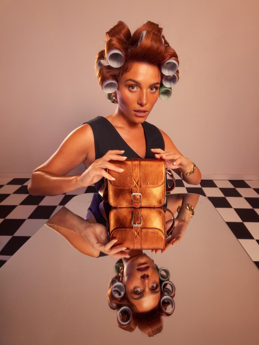 foto-vista-frontale-a-tracolla-in-pelle-ramata-lessentiel-ginger-paul-marius-m21-m-o