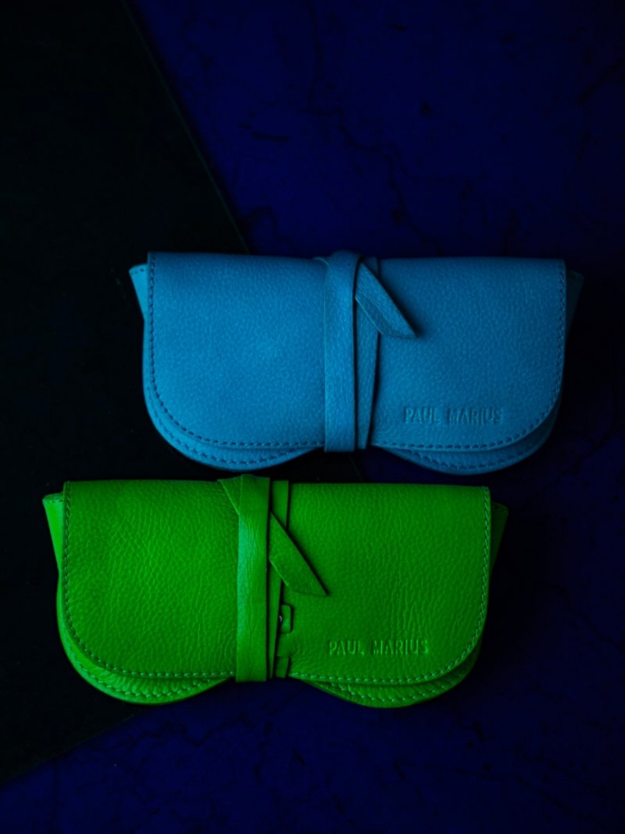 foto-vista-frontale-custodia-per-occhiali-in-pelle-donna-verde-l-custodia-per-occhiali-neon-paul-marius-m49-ne-gr