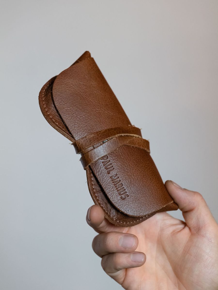 foto-vista-portaocchiali-in-pelle-unisex-marrone-l-portaocchiali-tabacco-paul-marius-m49-mk