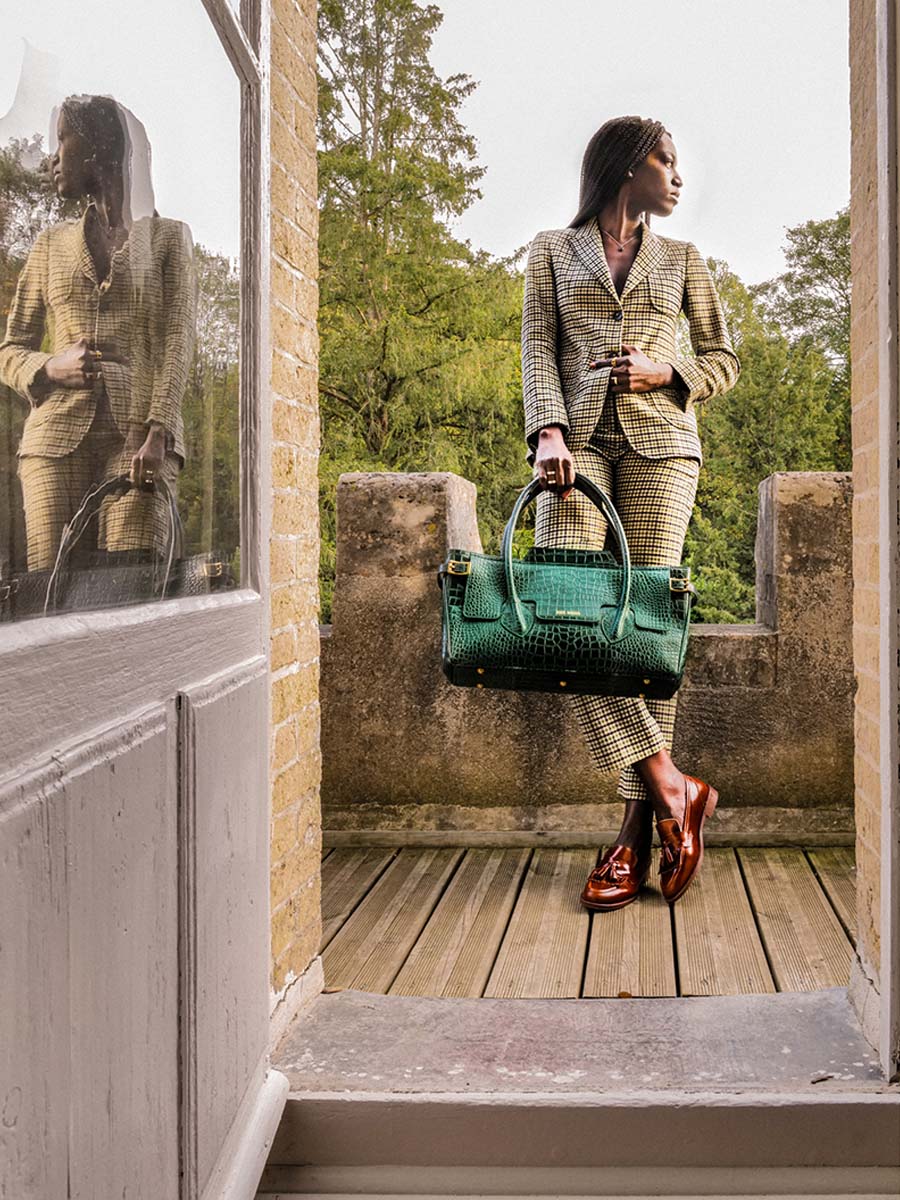 foto-vista-frontale-borsa-a-mano-in-pelle-donna-madeleine-alligator-verde-paul-marius