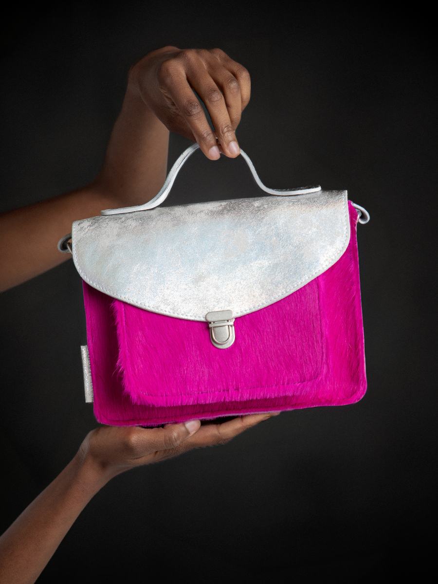 foto-vista-frontale-borsa-a-mano-in-pelle-rosa-mademoiselle-george-creature-rosa-acida-paul-marius-w05-crea-s-pi