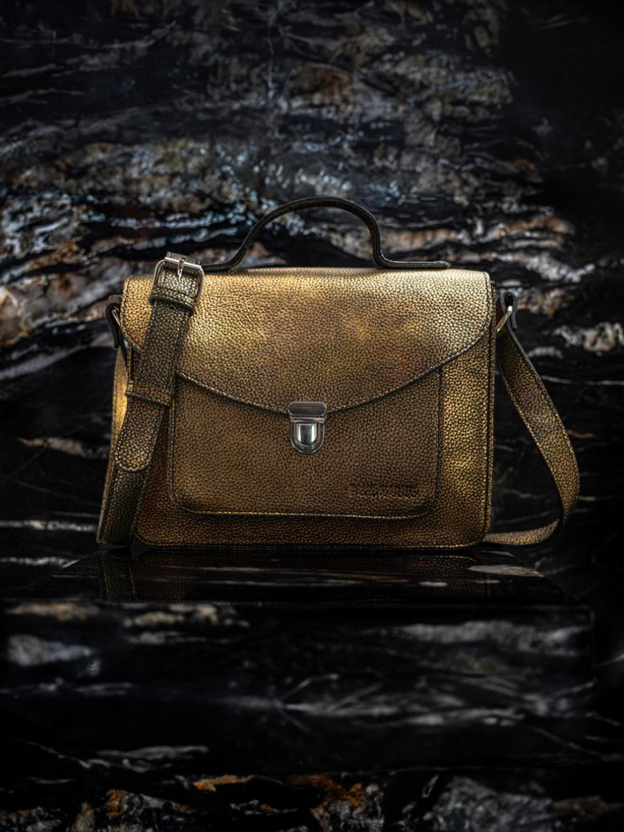 foto-vista-frontale-borsa-a-mano-in-pelle-nera-dorata-mademoiselle-george-granite-paul-marius-w05-gra-g-b