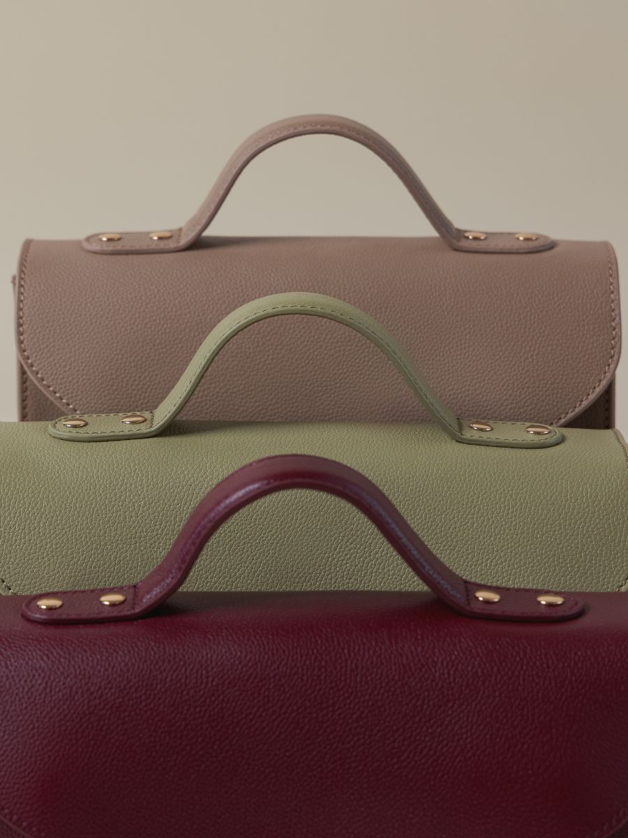 sac-bandouliere-cuir-mademoiselle-george-n2-amande-vue-zoom-matiere-w105-al