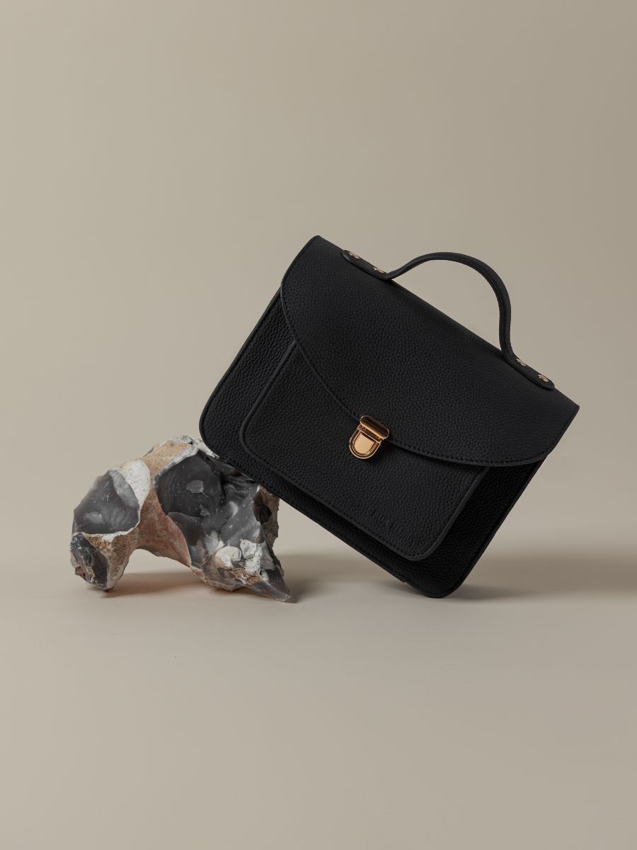 sac-bandouliere-cuir-mademoiselle-george-n2-noir-charbon-vue-zoom-matiere-w105-bm-b