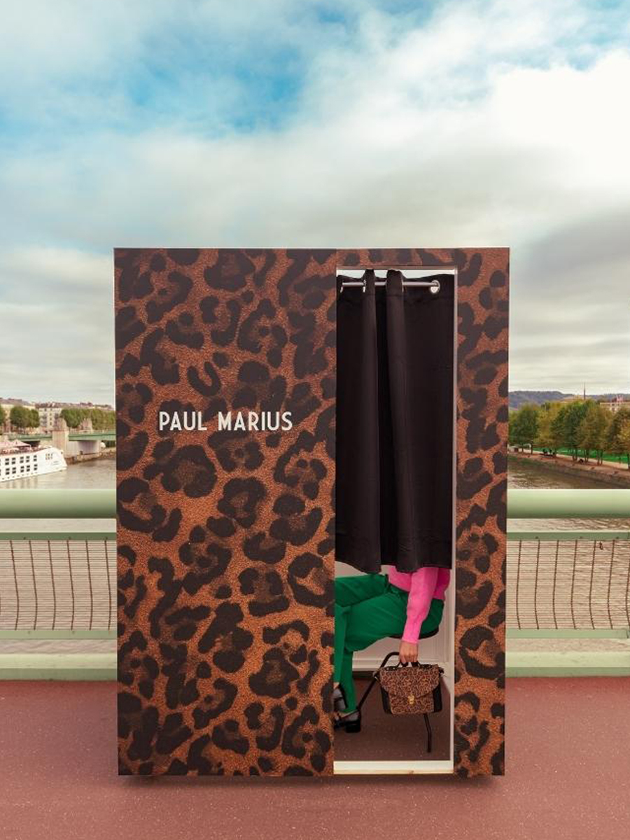 foto-vista-indossata-borsa-a-tramonto-in-pelle-donna-mademoiselle-george-leopard-nero-paul-marius-w05-lp-b-v2