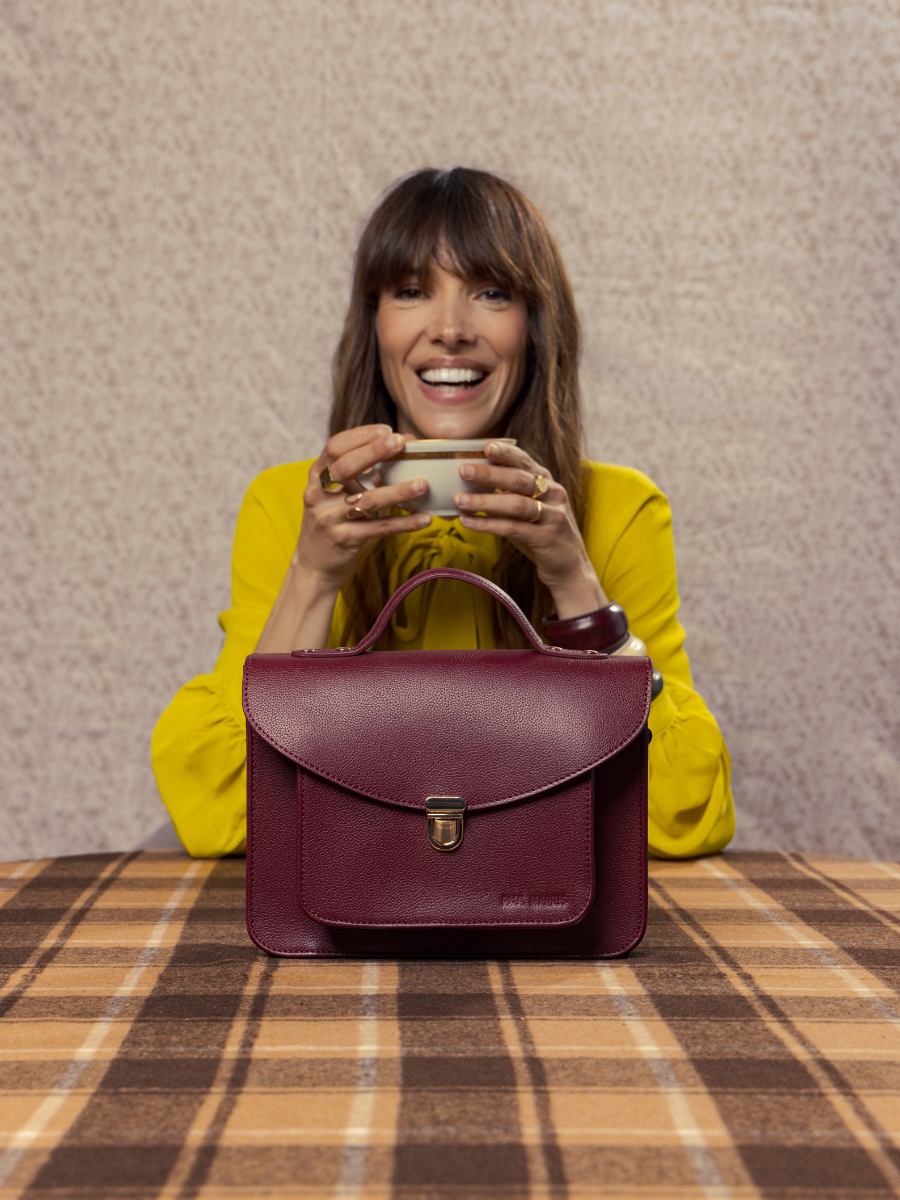 borsa-a-tramontana-in-pelle-mademoiselle-george-n2-viola-vista-laterale-w105-p