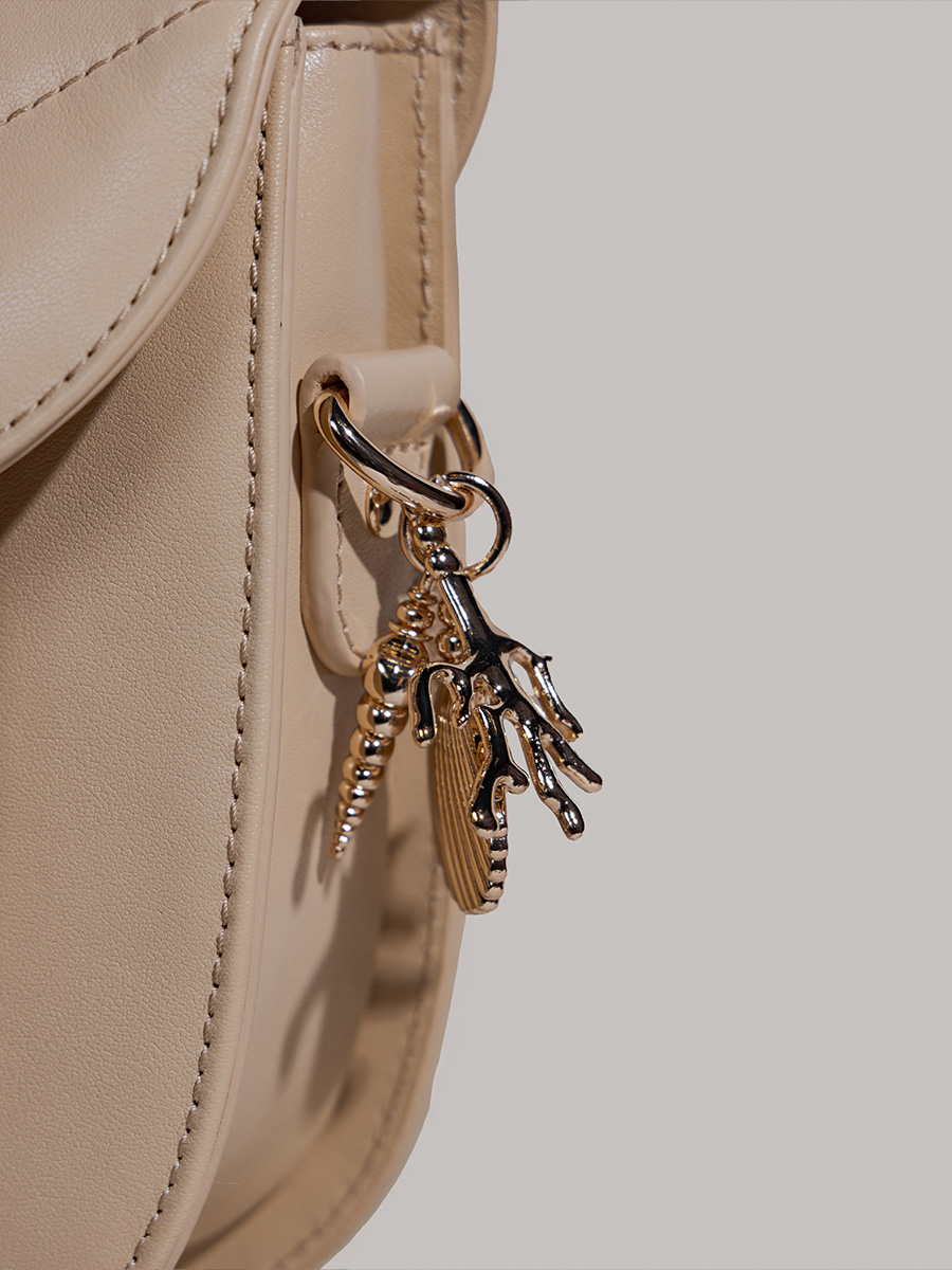 borsa-a-tramonto-in-pelle-beige-mademoiselle-george-coquillage-sable-vista-zoom-materiale-w105-n