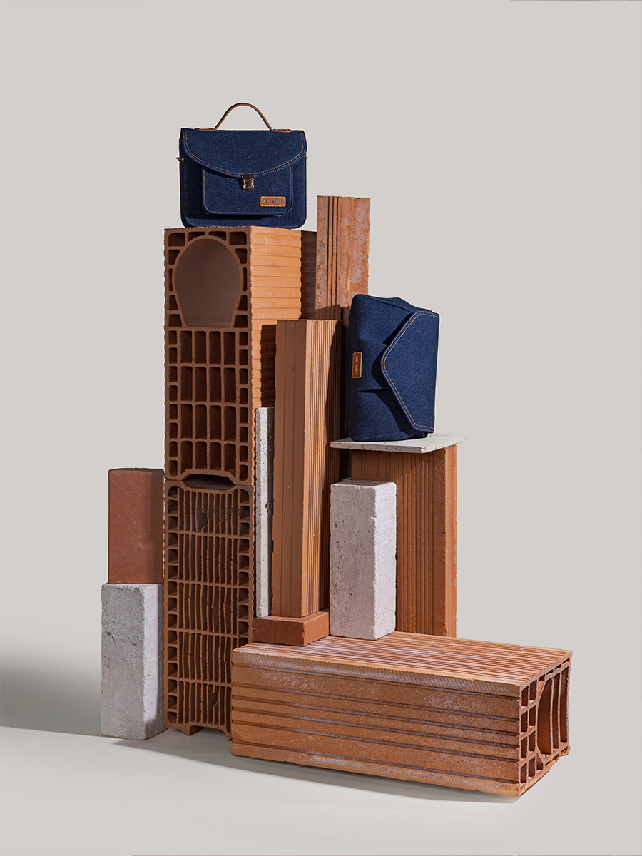 sac-bandouliere-bleu-jean-suzon-m-n2-denim-brut-vue-portee-w125-dblu-denim