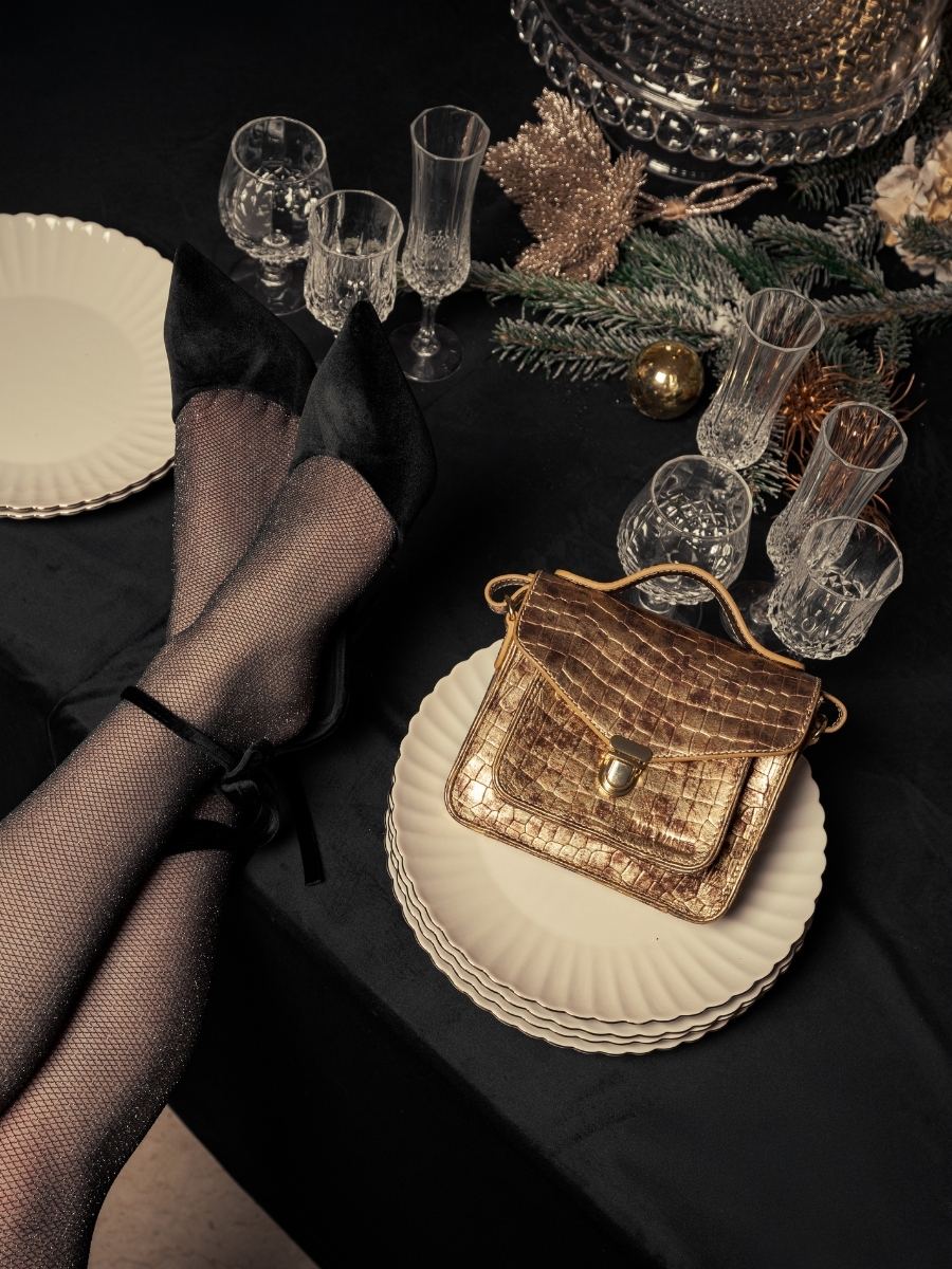 sac-main-mademoiselle-geroge-xs-bijoux-dore-vue-zoom-matiere-w05xs-cr-db-g