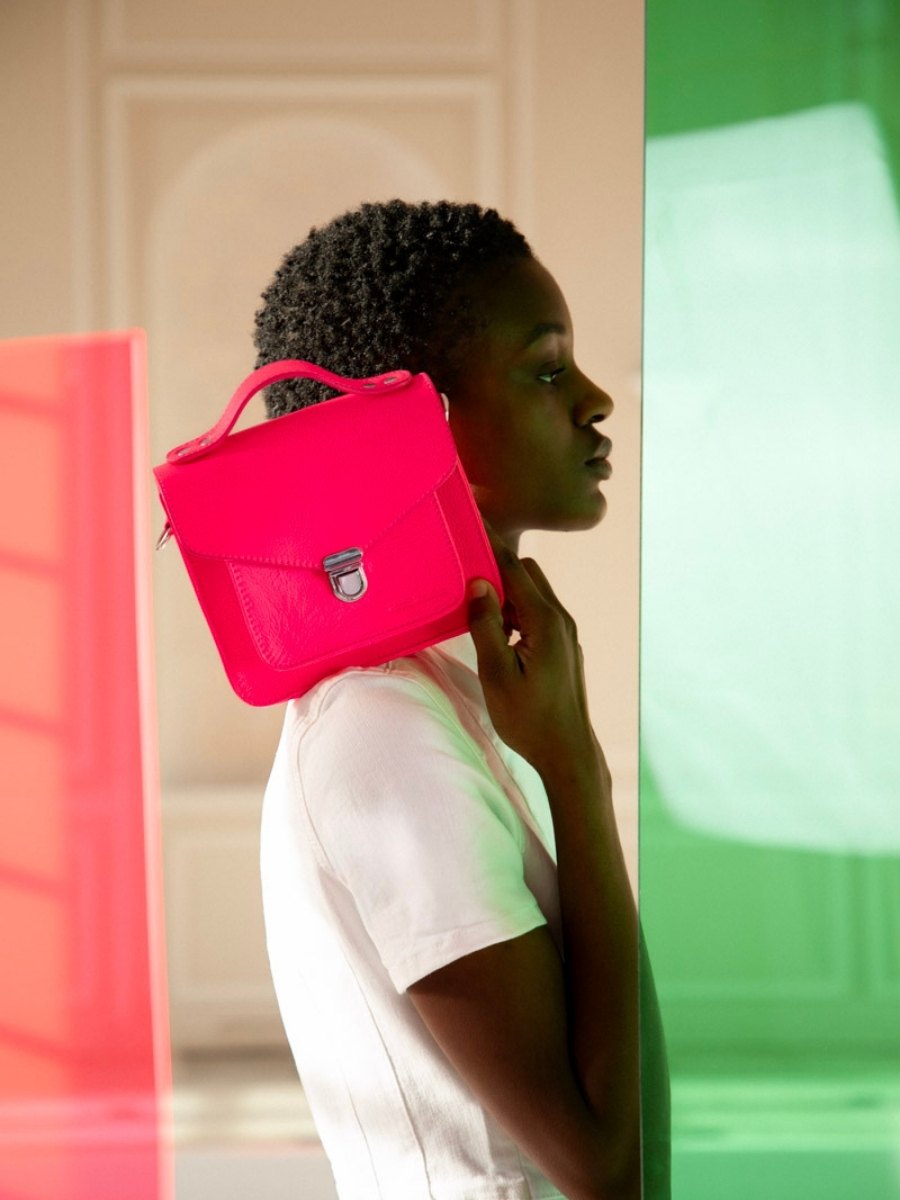 foto-vista-frontale-borsa-a-mano-in-pelle-rosa-mademoiselle-george-xs-neon-paul-marius-w05xs-ne-pi
