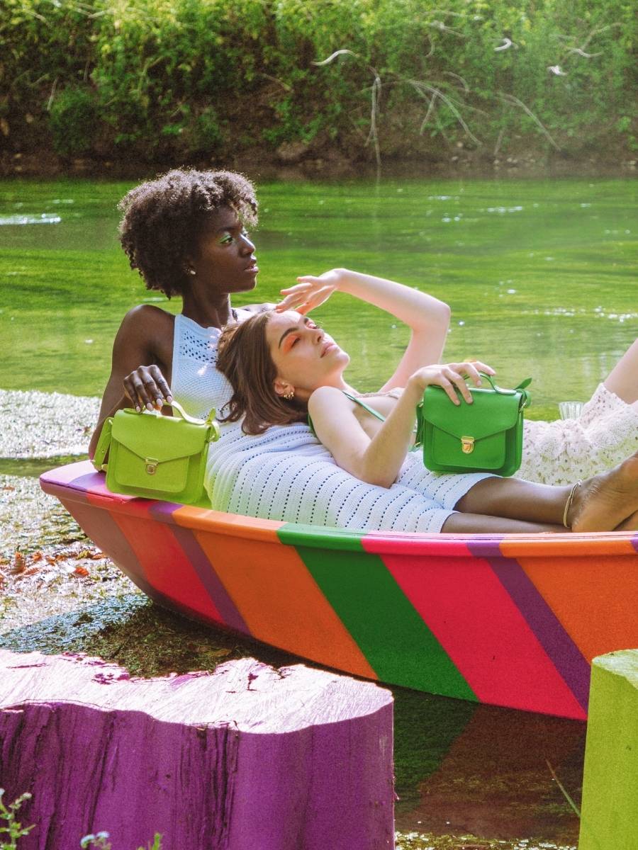 foto-portafoglio-mini-borsa-a-tramoggia-in-pelle-verde-mademoiselle-george-xs-sorbet-kiwi-paul-marius-w05xs-sb-gr