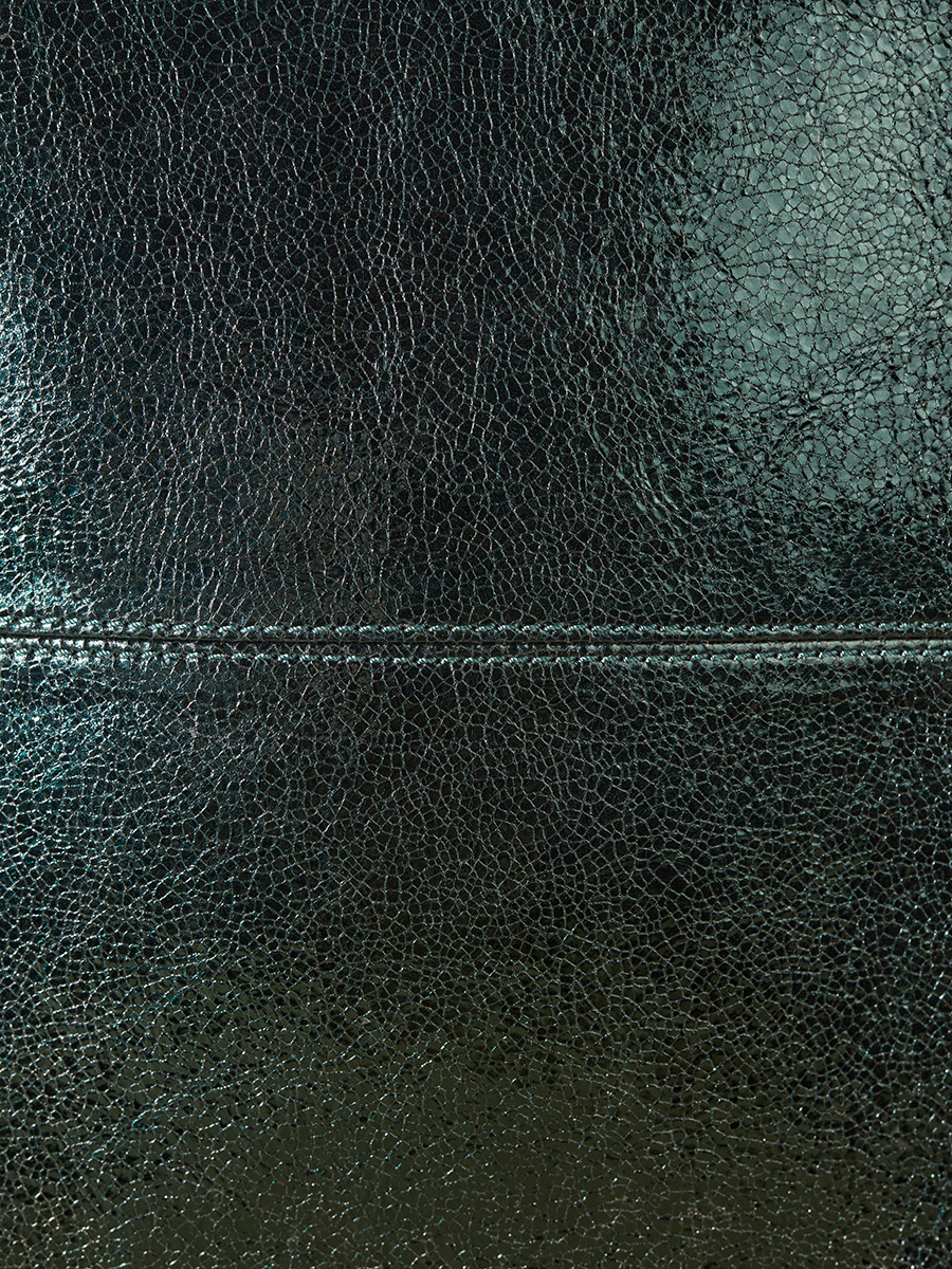 banana-cuir-vert-scintillant-labanane-minuit-vue-zoom-matiere-m503-m-gr