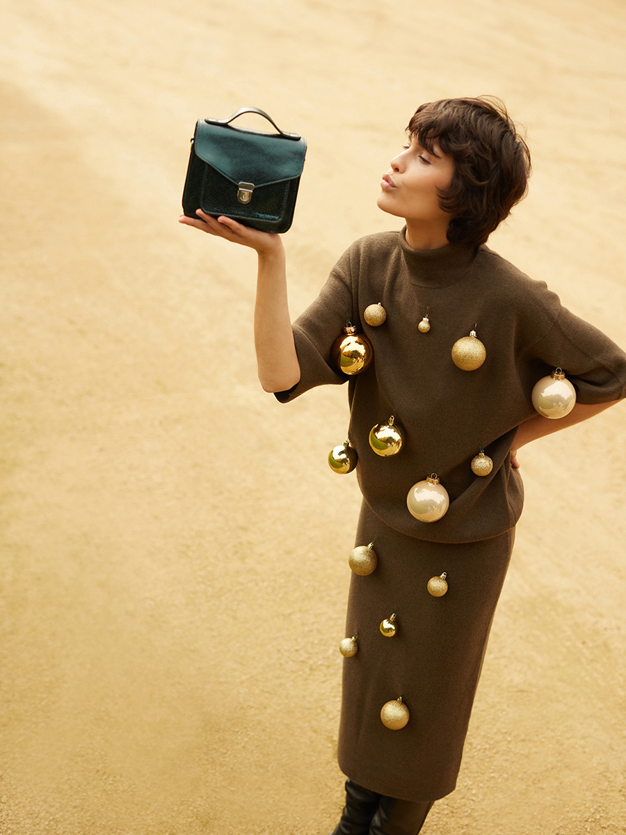 sac-main-cuir-vert-scintillant-Mademoiselle George XS-minuit-vue-portee-W05XS L M-gr