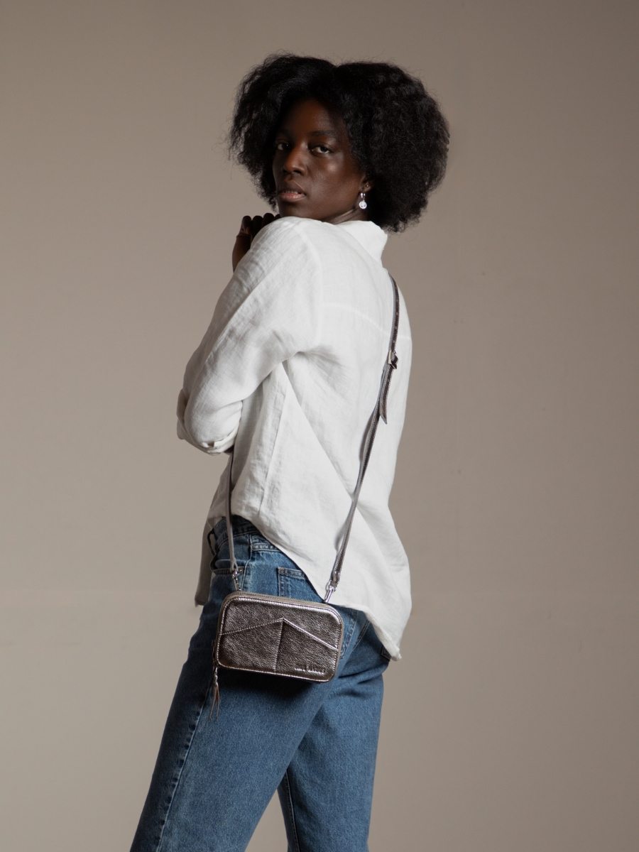 foto-portafoglio-borsa-cintura-in-pelle-donna-argento-paula-acciaio-paul-marius-m66-gm